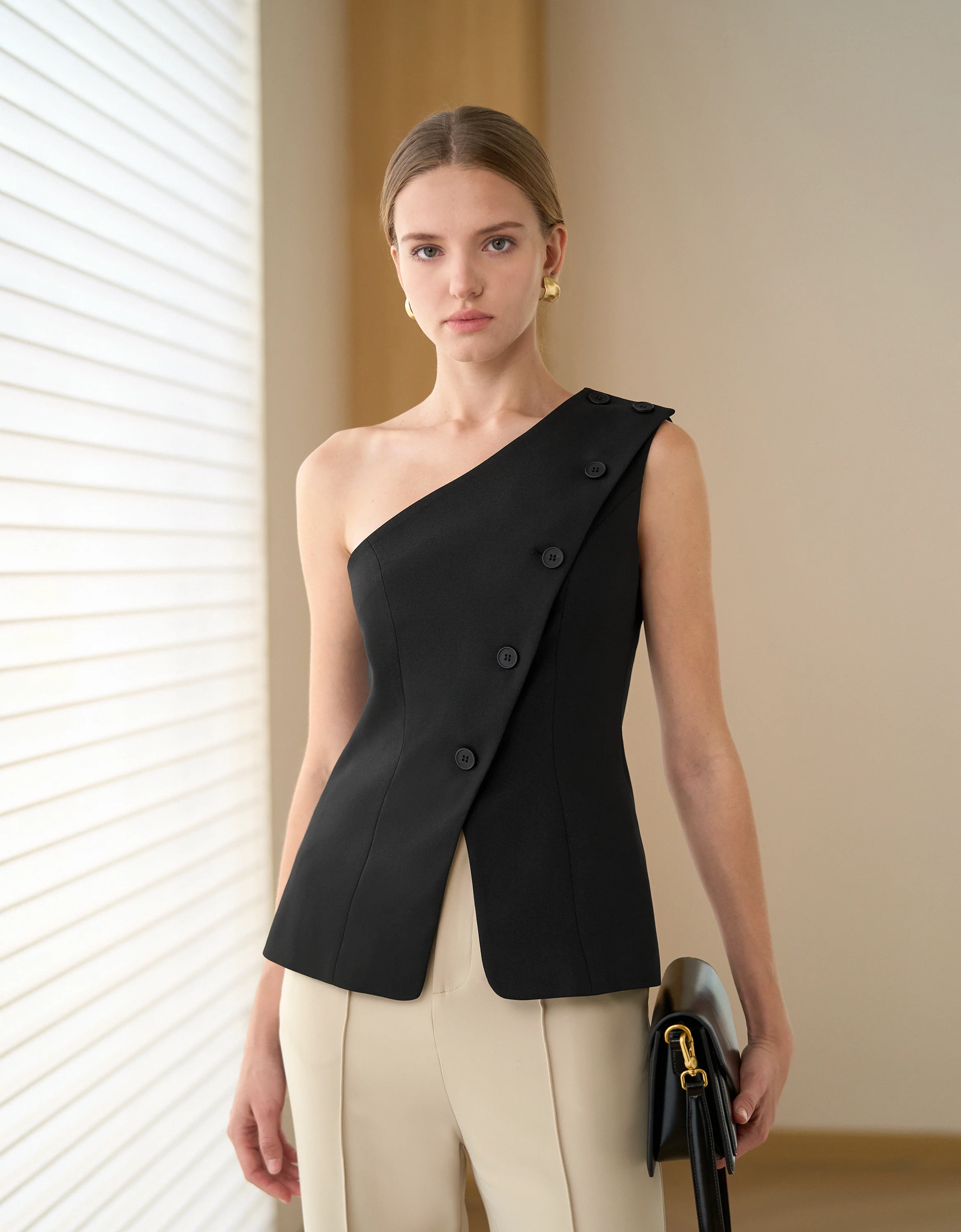 Single-breasted Asymmetric Off Shoulder Top