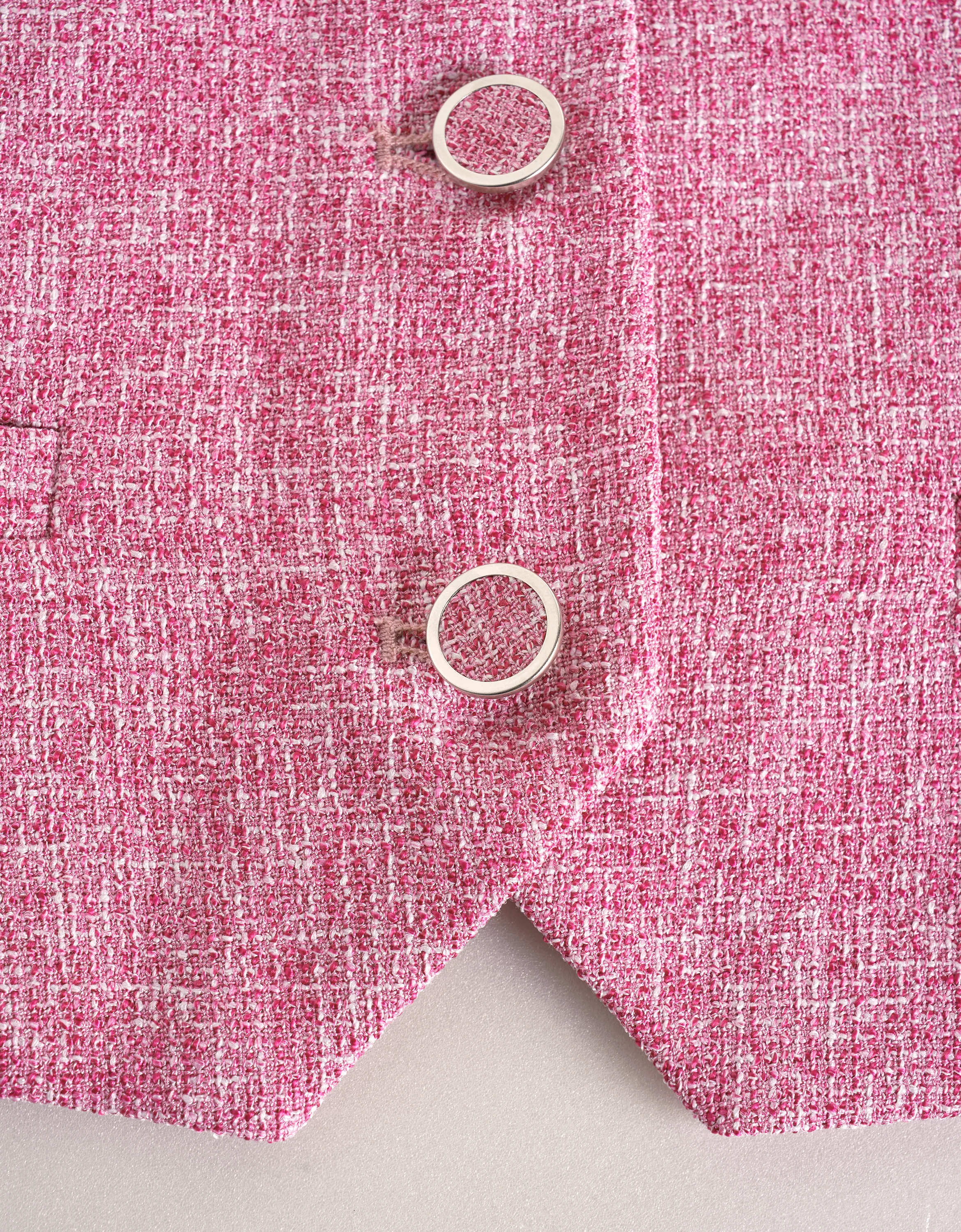 Single-breasted Textured Sleeveless Vest - Image 16