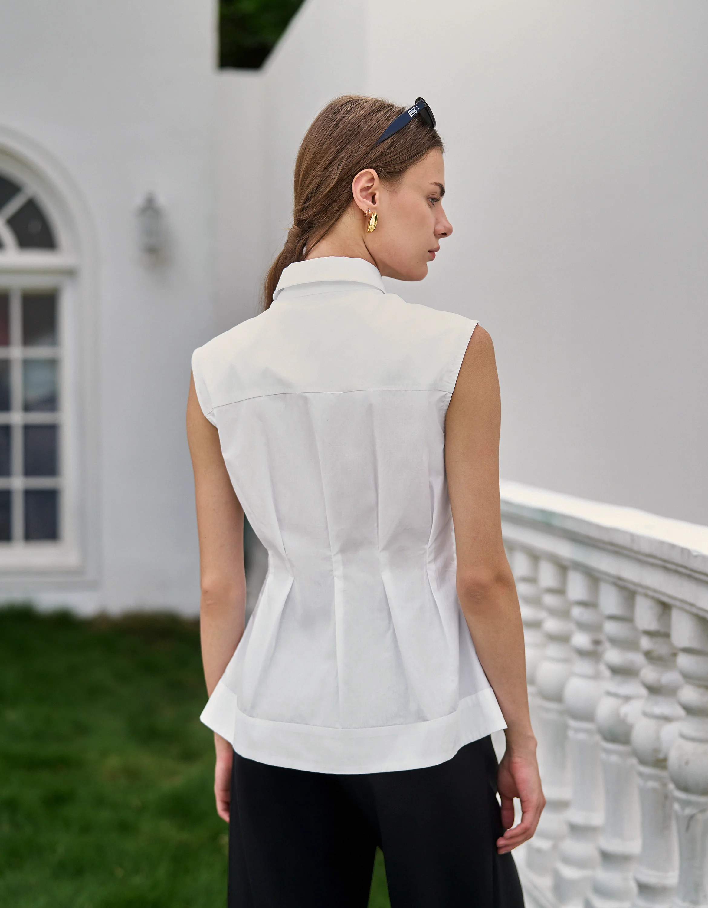 Sleeveless Pleated Collared Top - Image 5