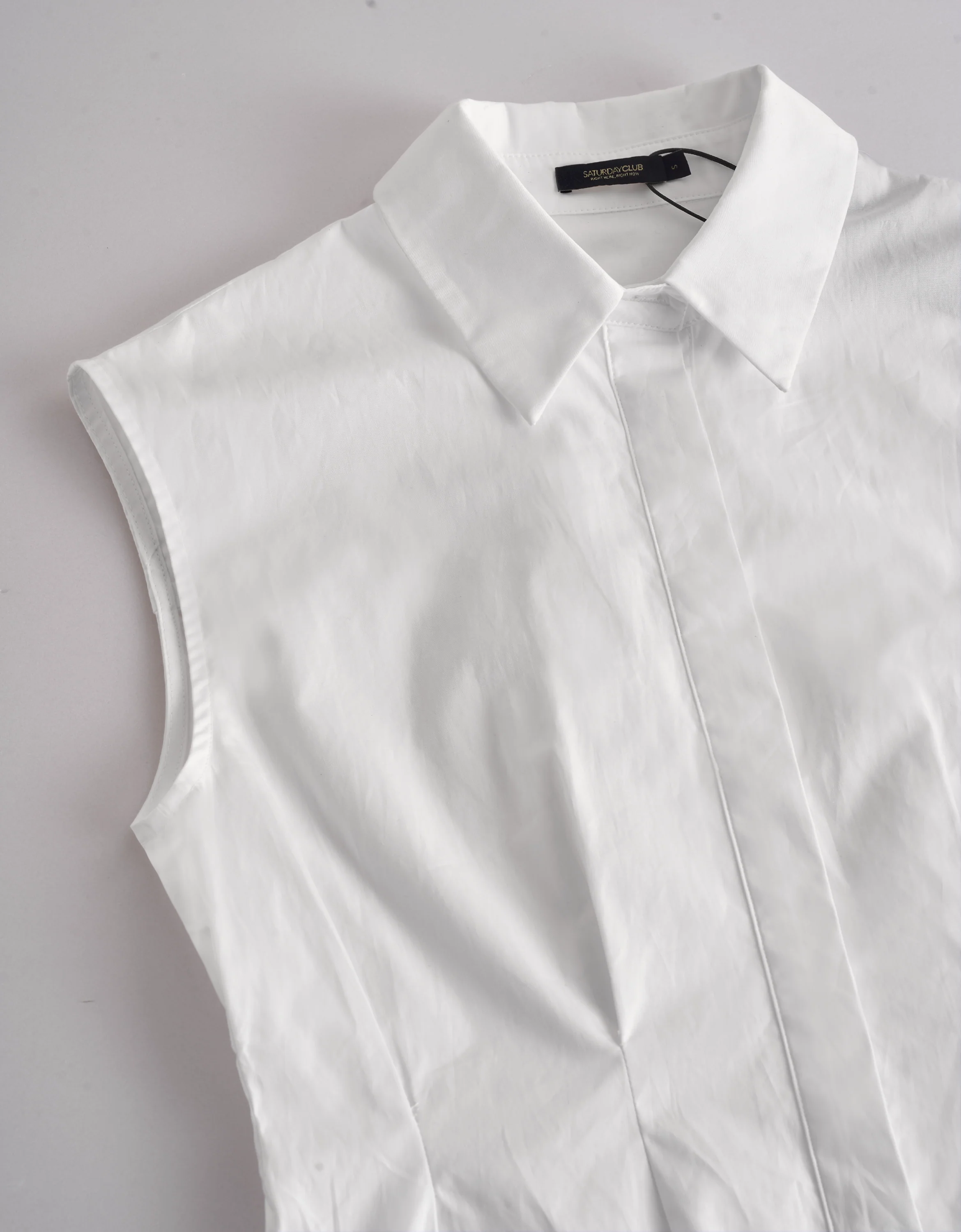 Sleeveless Pleated Collared Top - Image 7