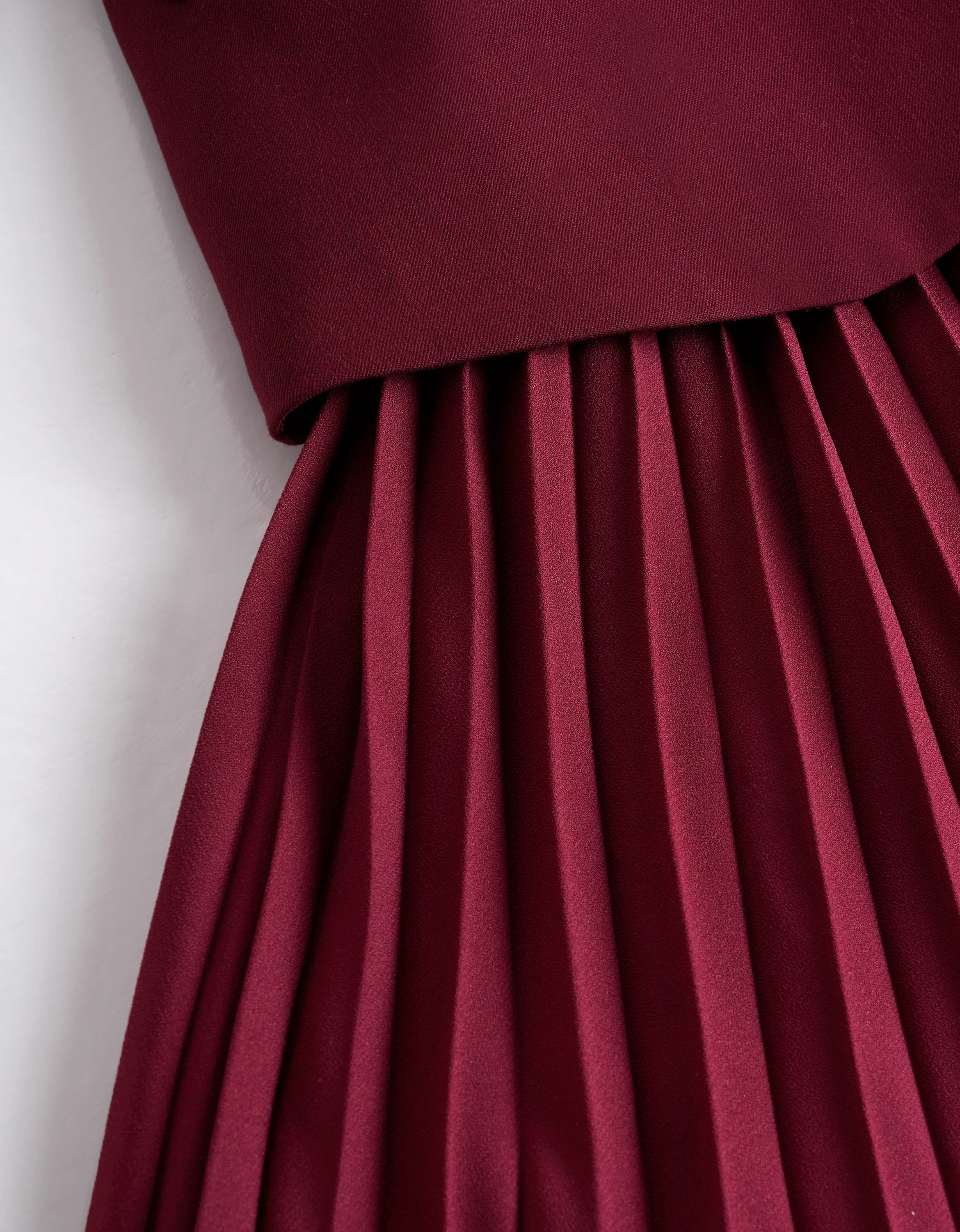 Sleeveless Pleated Suit Dress - Image 7
