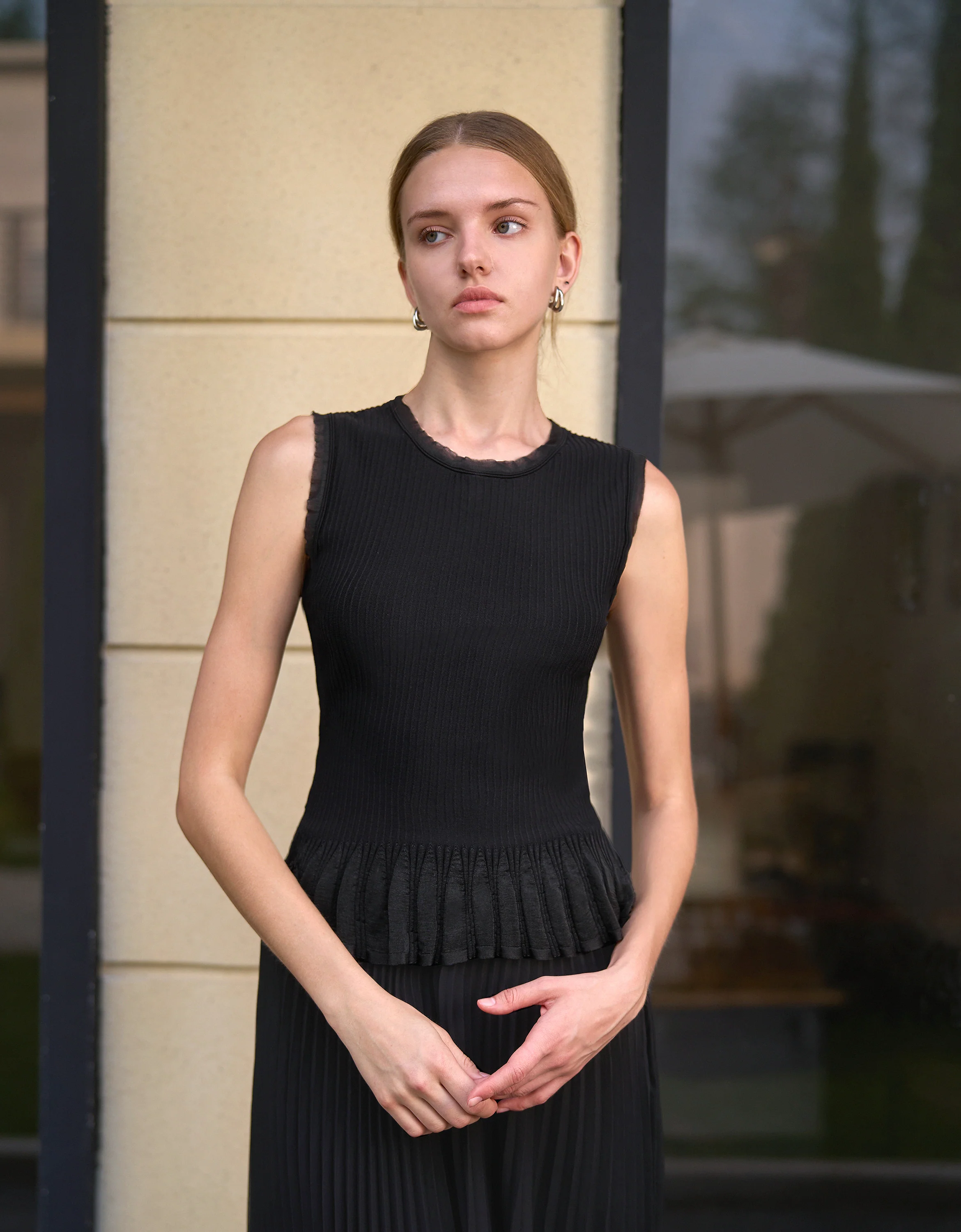 Sleeveless Pleated Tulle Knit Top - Image 4