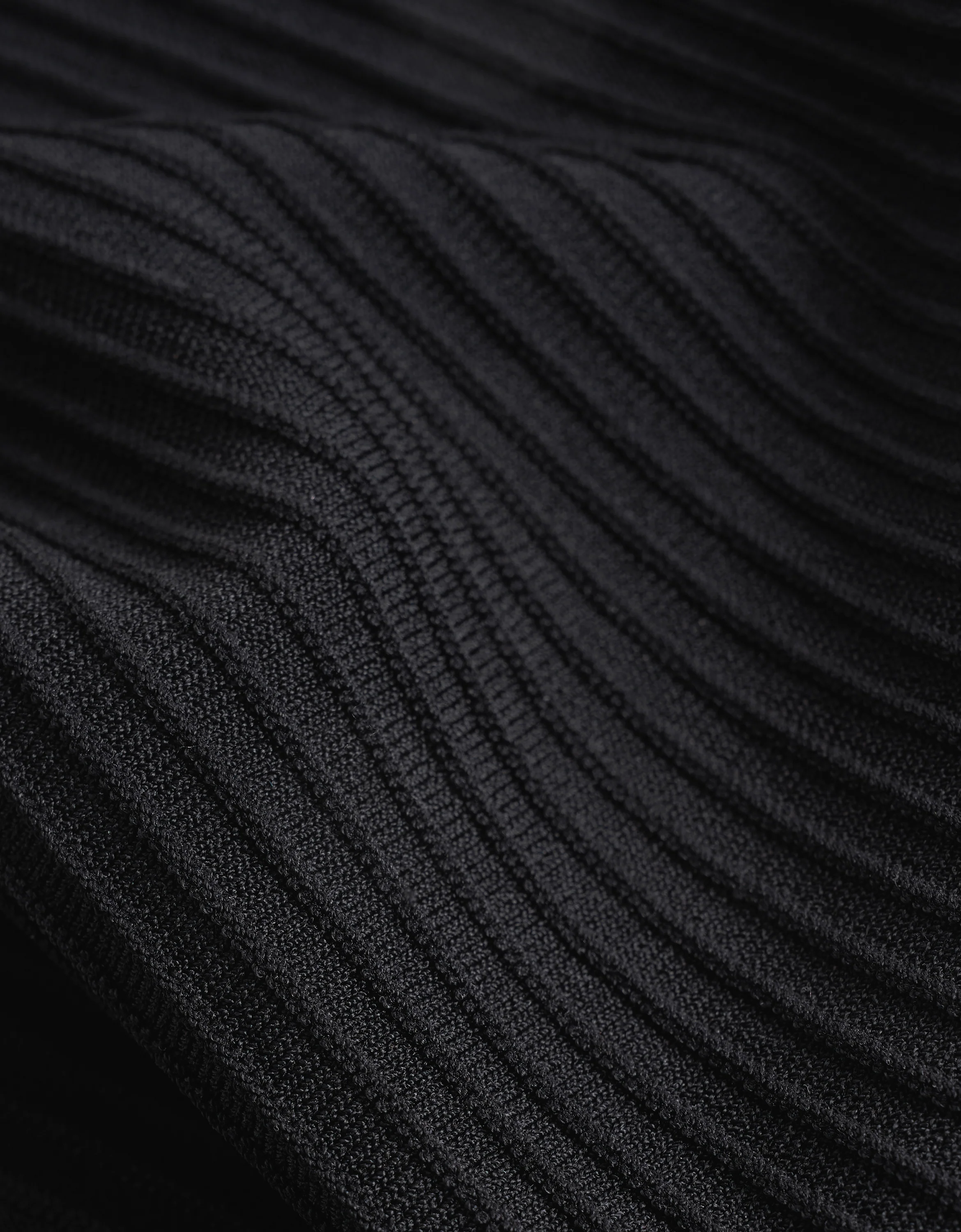 Sleeveless Pleated Tulle Knit Top - Image 7