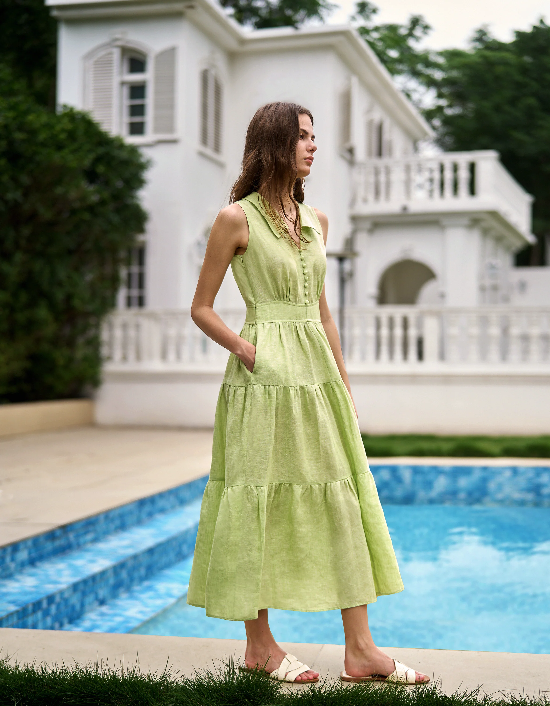 Sleeveless V-neck Tiered Linen Dress - Image 2