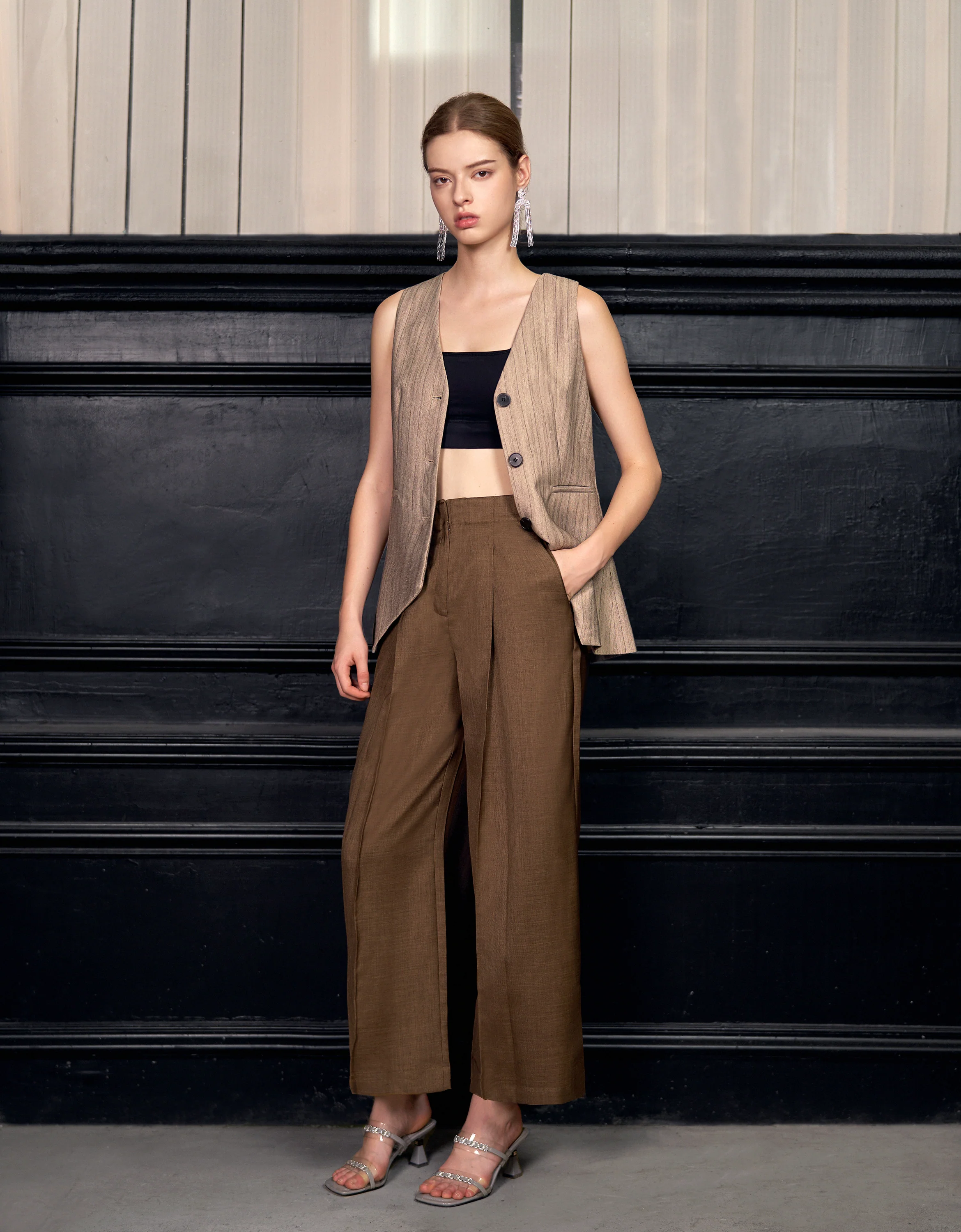 Sleeveless V-neck Vest - Image 10
