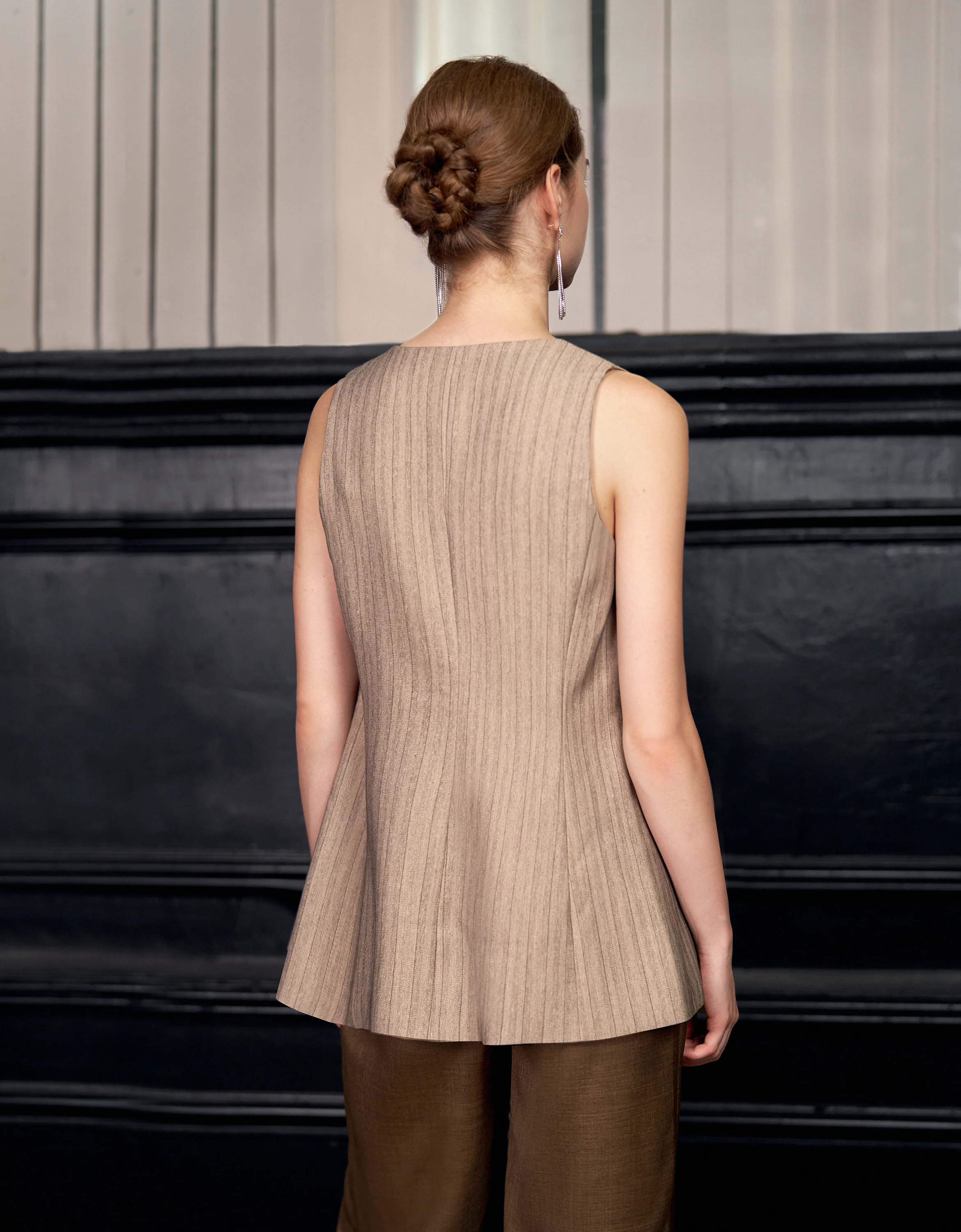 Sleeveless V-neck Vest - Image 12
