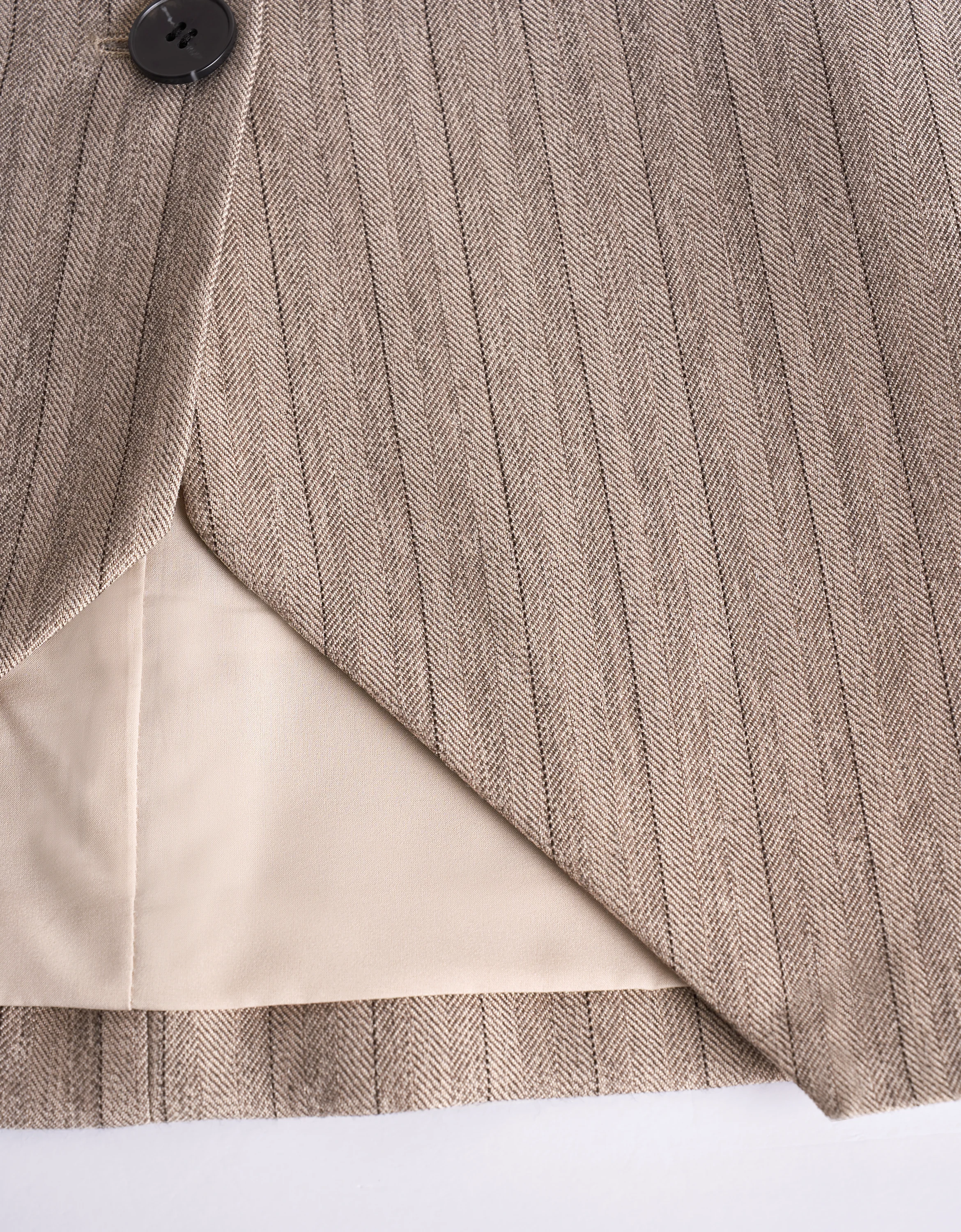 Sleeveless V-neck Vest - Image 15
