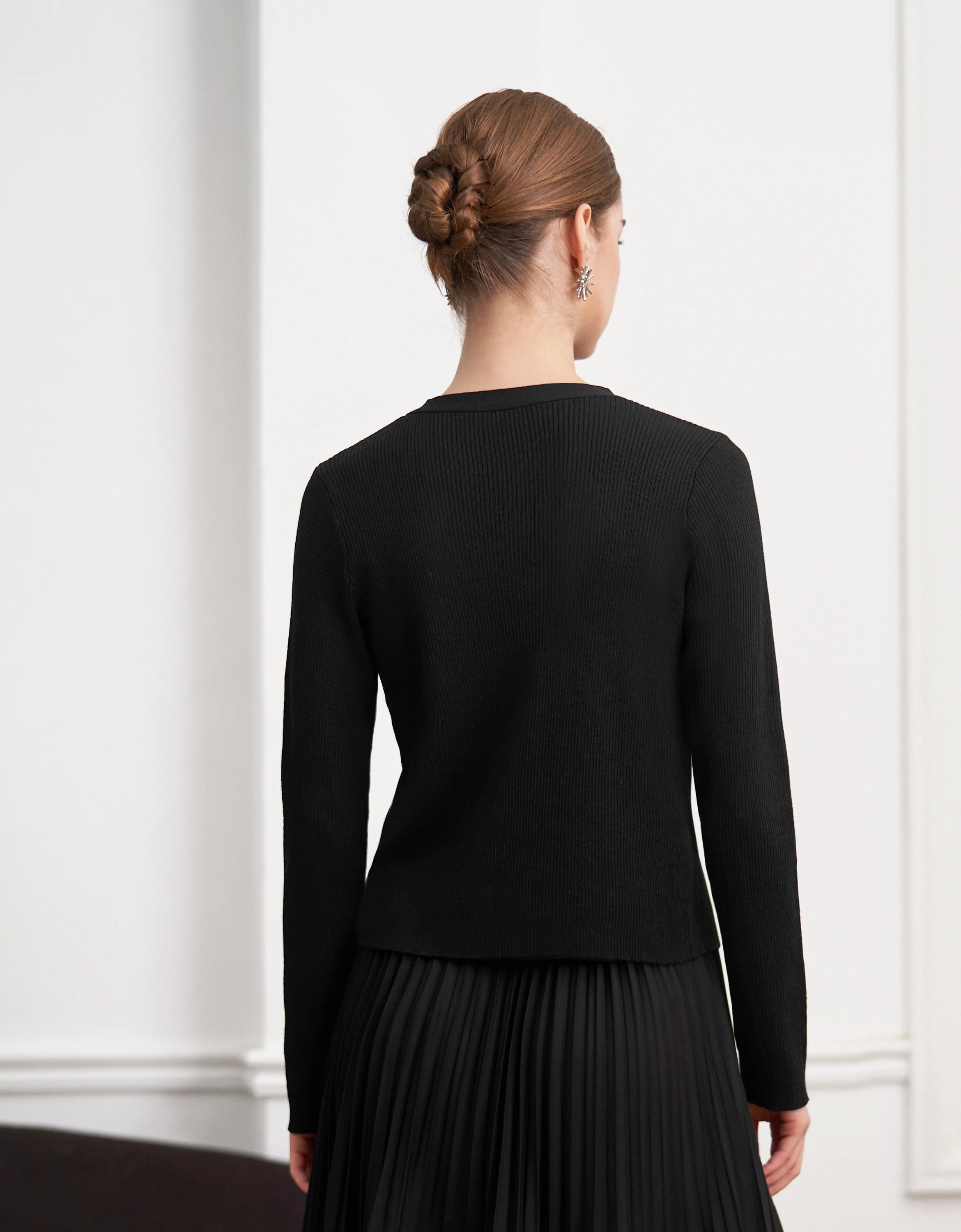 Slim Fit V-neck Long Sleeve Cardigan - Image 4