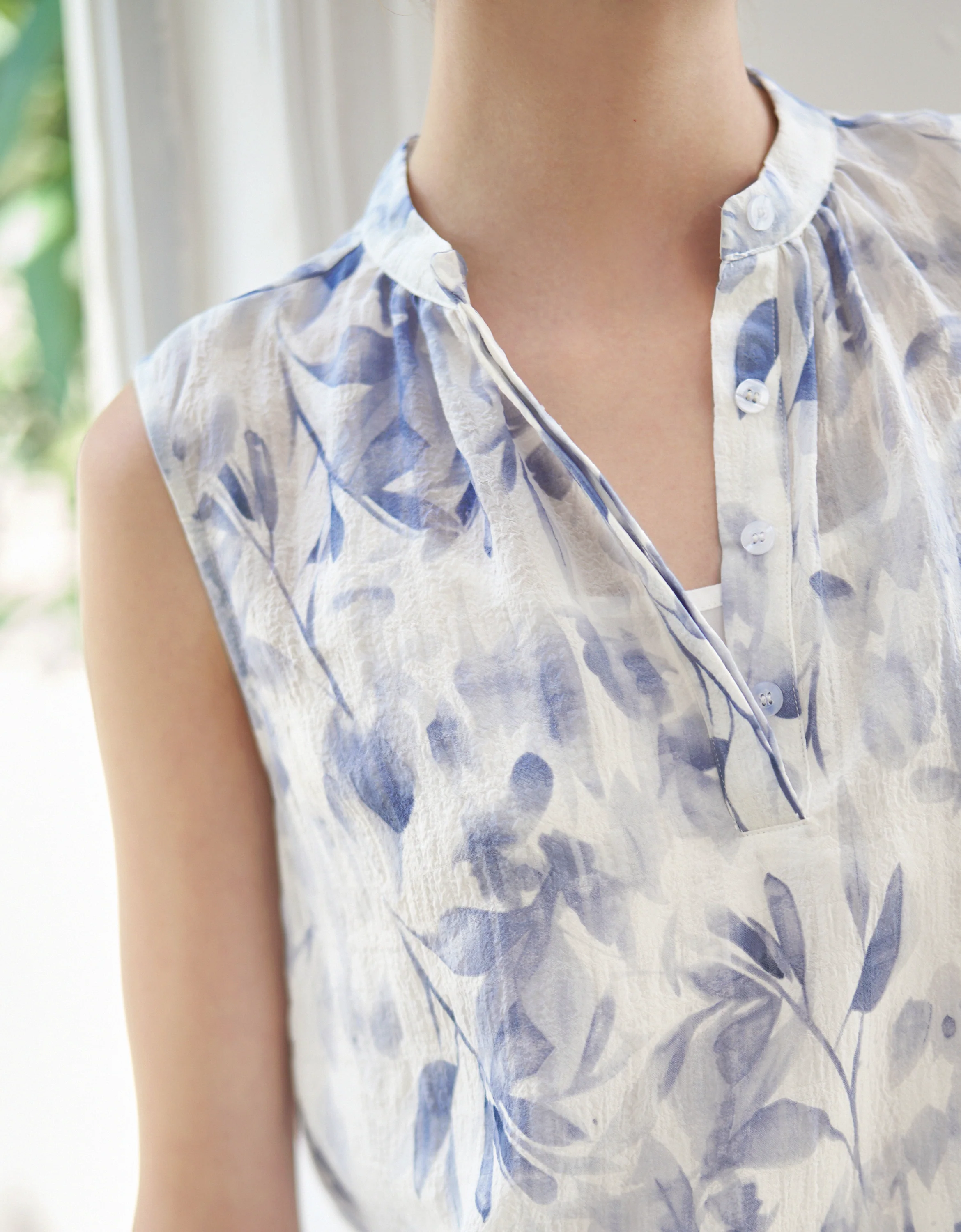 Stand Collar Floral Print Sleeveless Top - Image 5