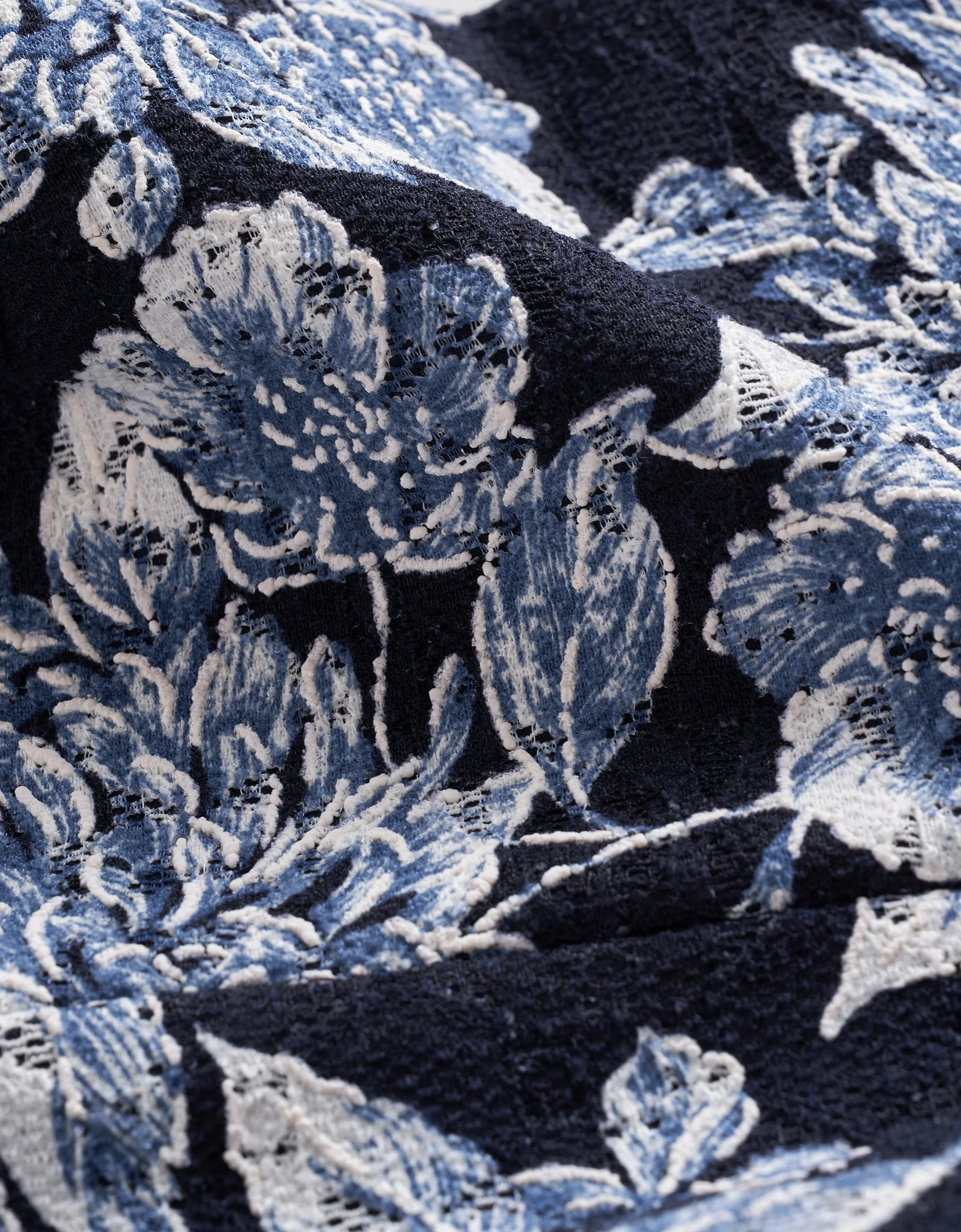 Stand Collar Lace Print Sleeveless Top - Image 10