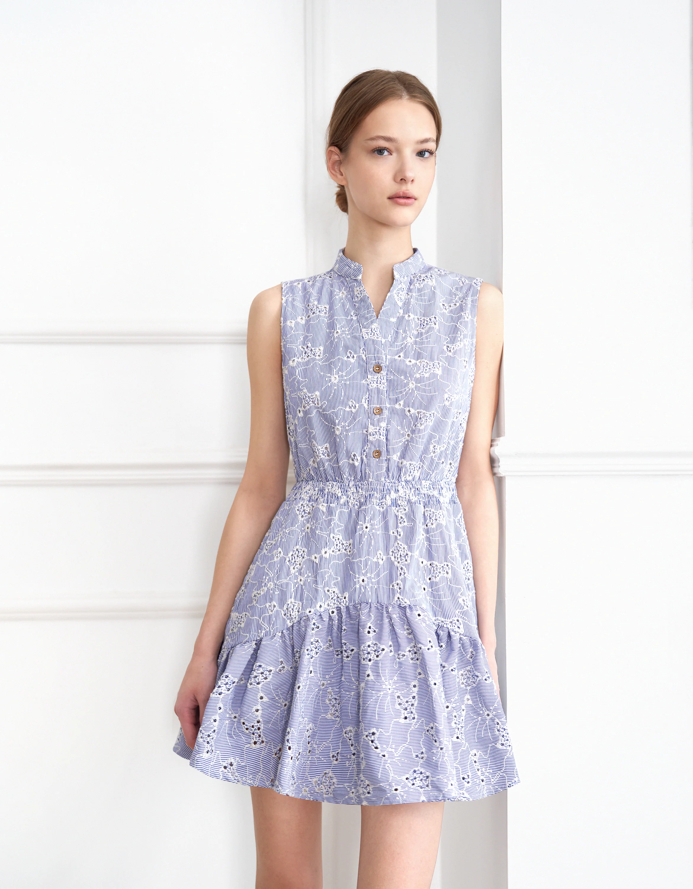 Stand Collar Sleeveless Embroidered Dress - Image 4