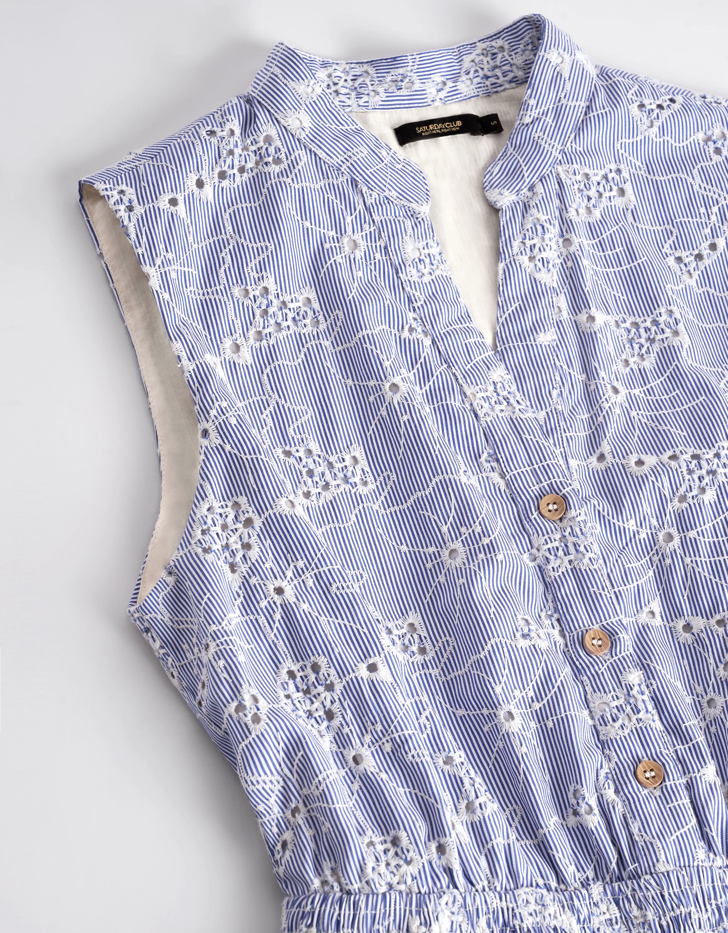 Stand Collar Sleeveless Embroidered Dress - Image 8