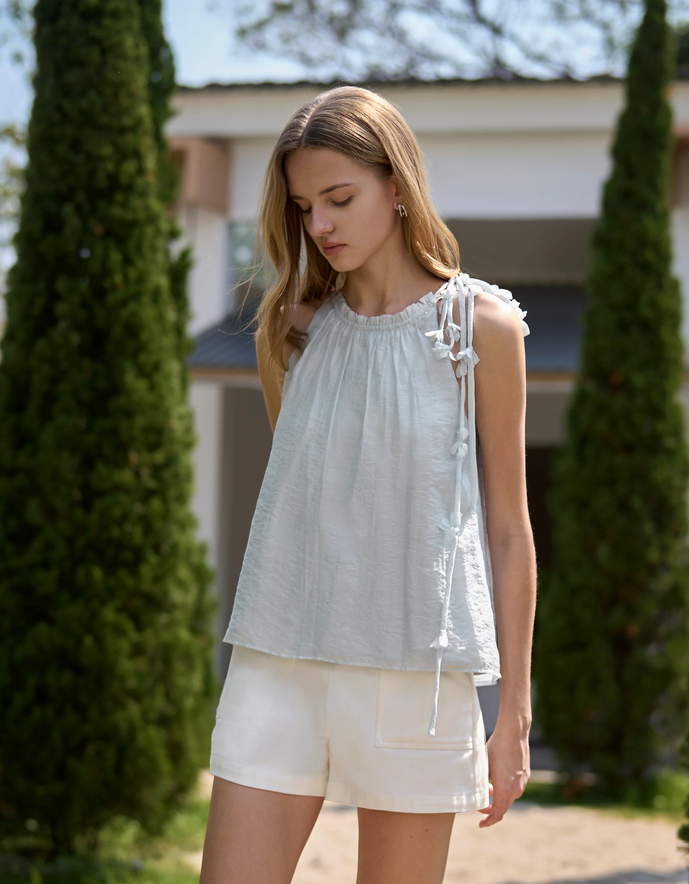 Tencel-blend 3D Floral Halterneck Top