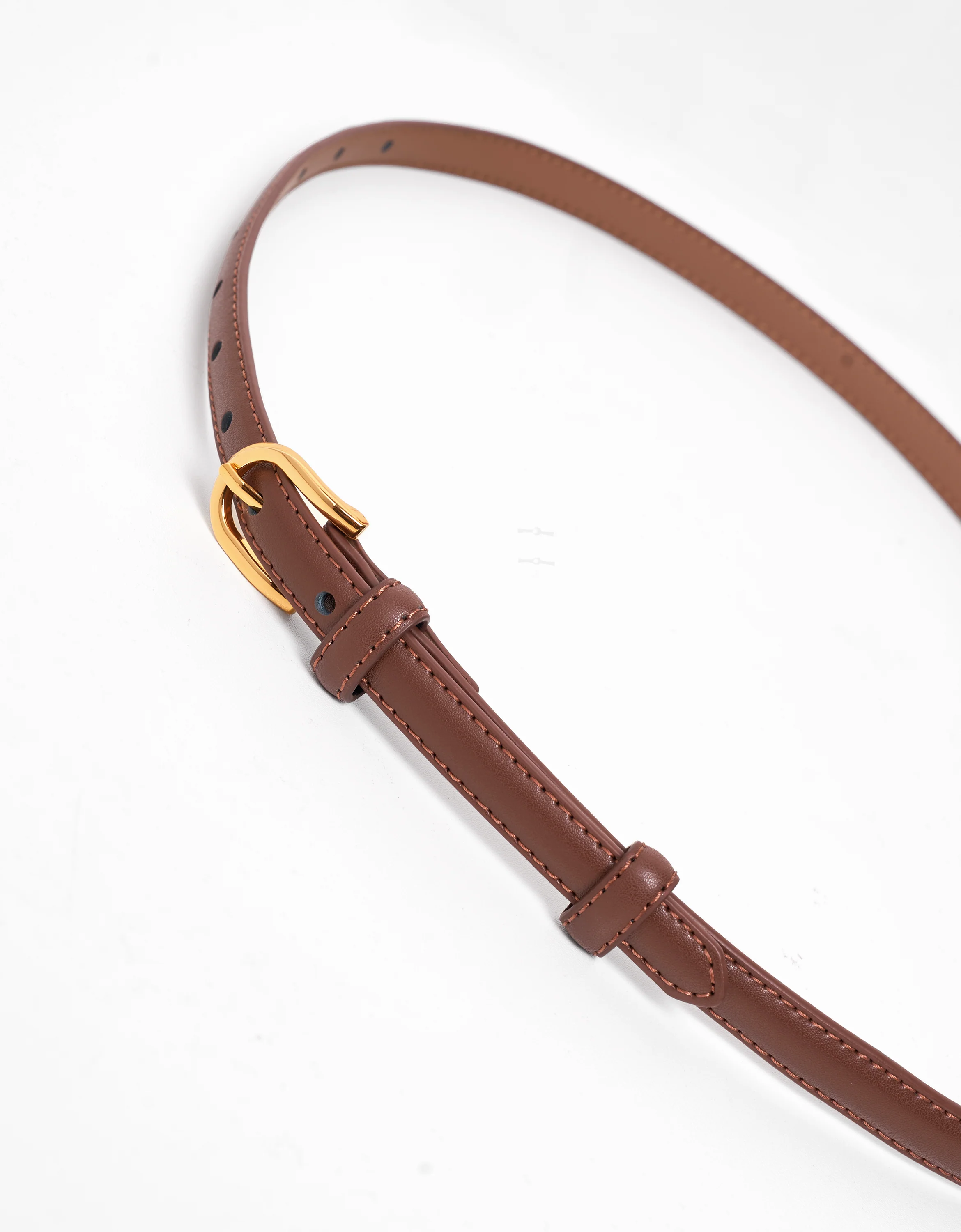 Textured Horseshoe Buckle Thin Leather Belt - Image 3