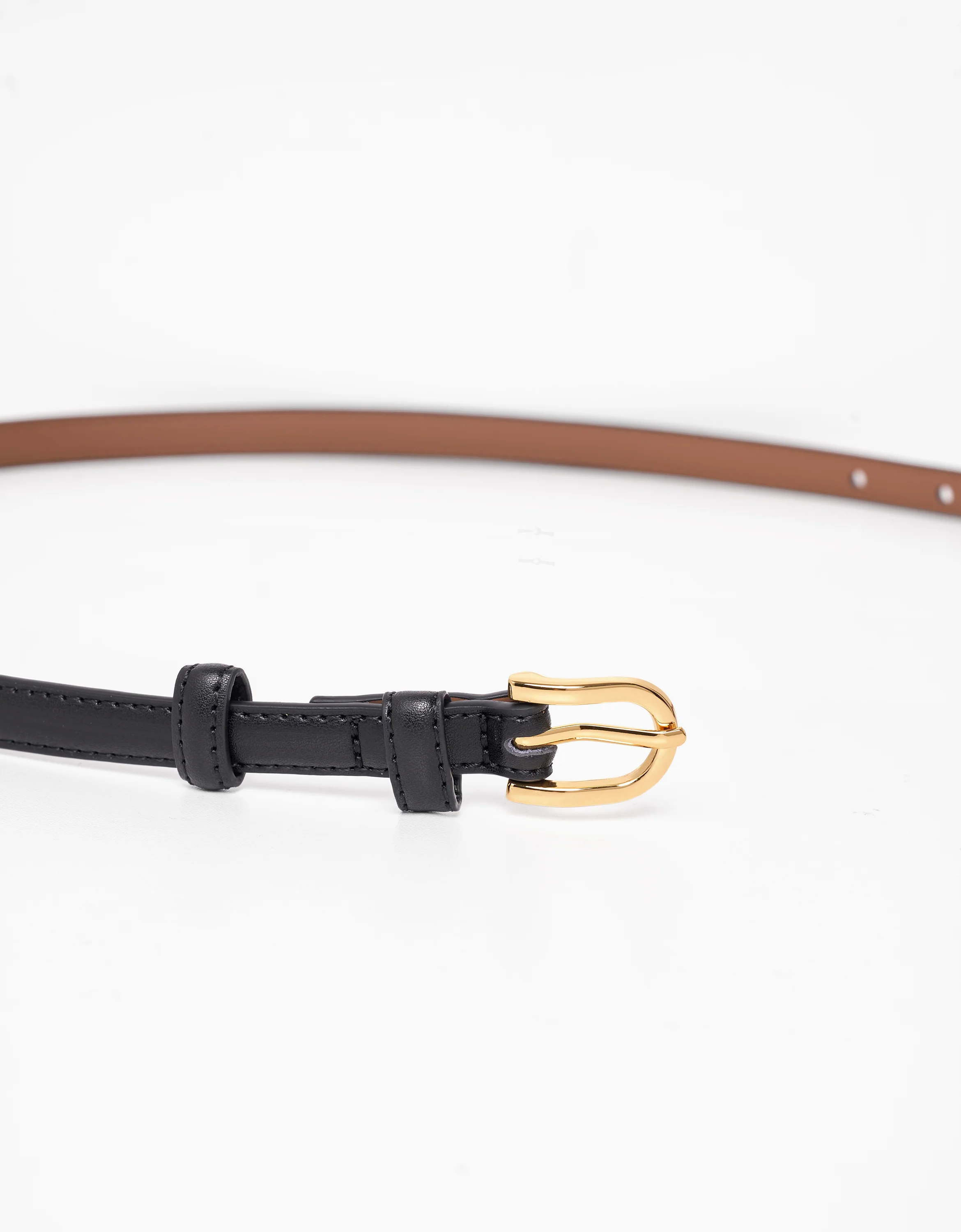 Textured Horseshoe Buckle Thin Leather Belt - Image 8