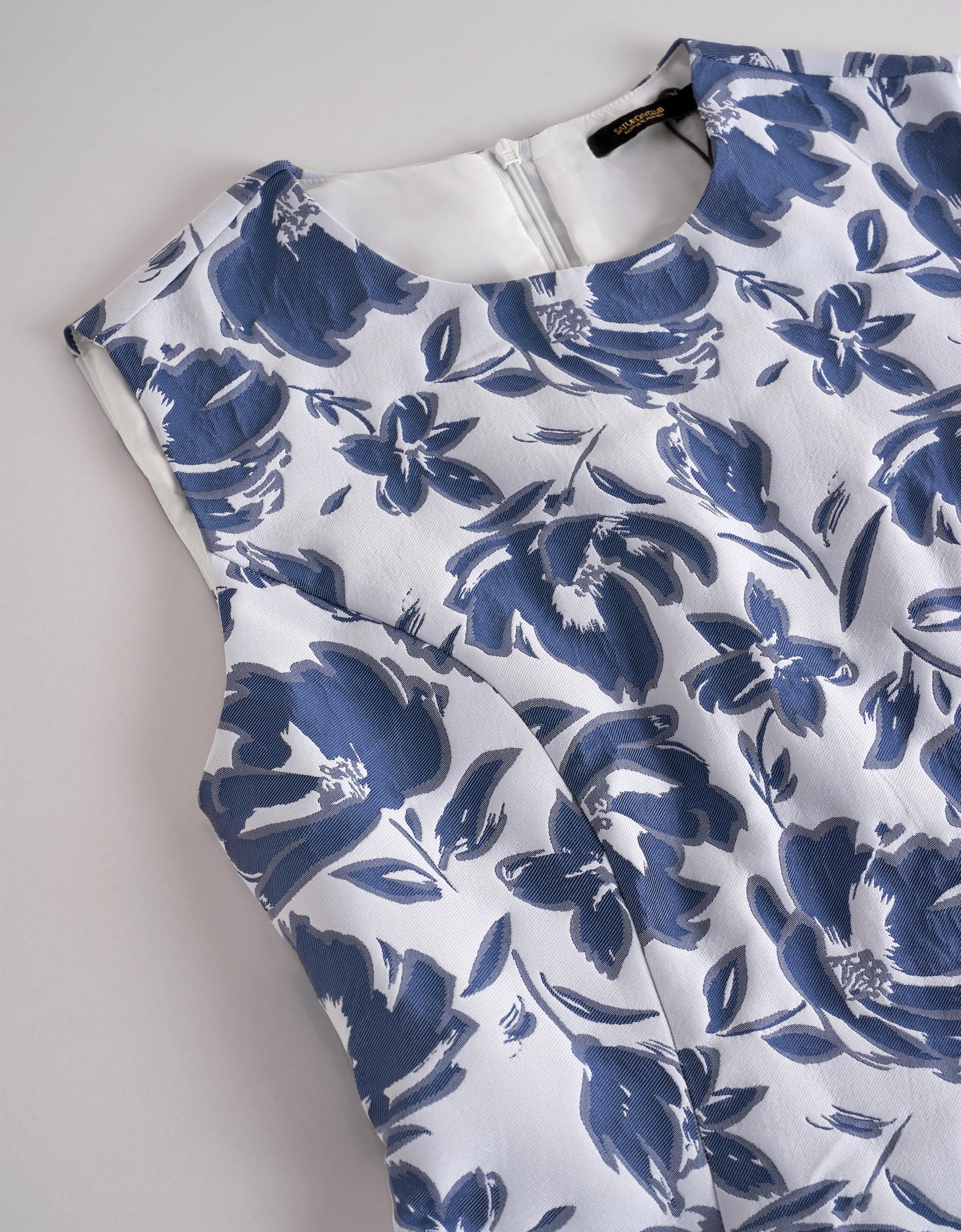 Textured Jacquard Sleeveless Floral Dress - Image 11