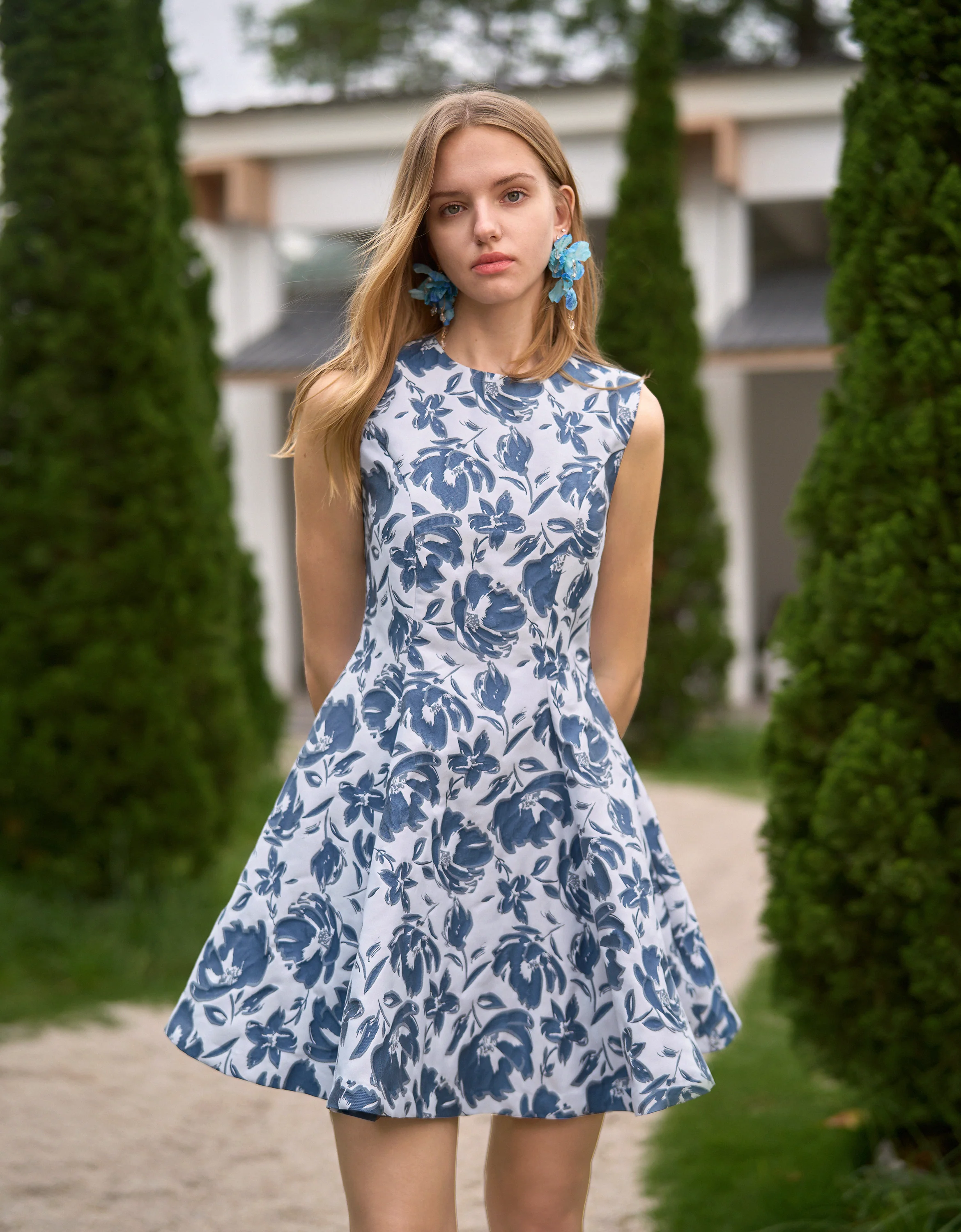 Textured Jacquard Sleeveless Floral Dress - Image 2