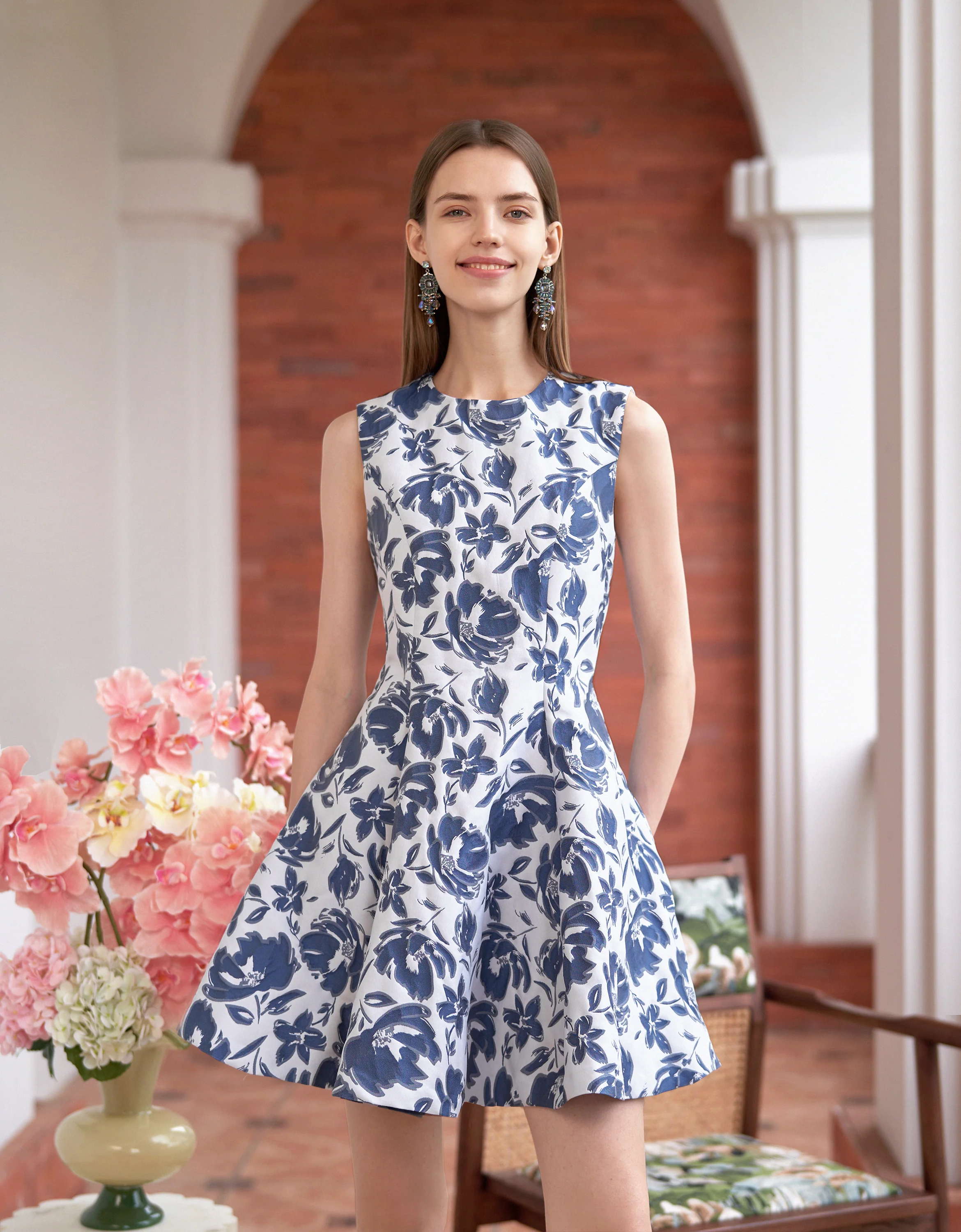 Textured Jacquard Sleeveless Floral Dress - Image 5