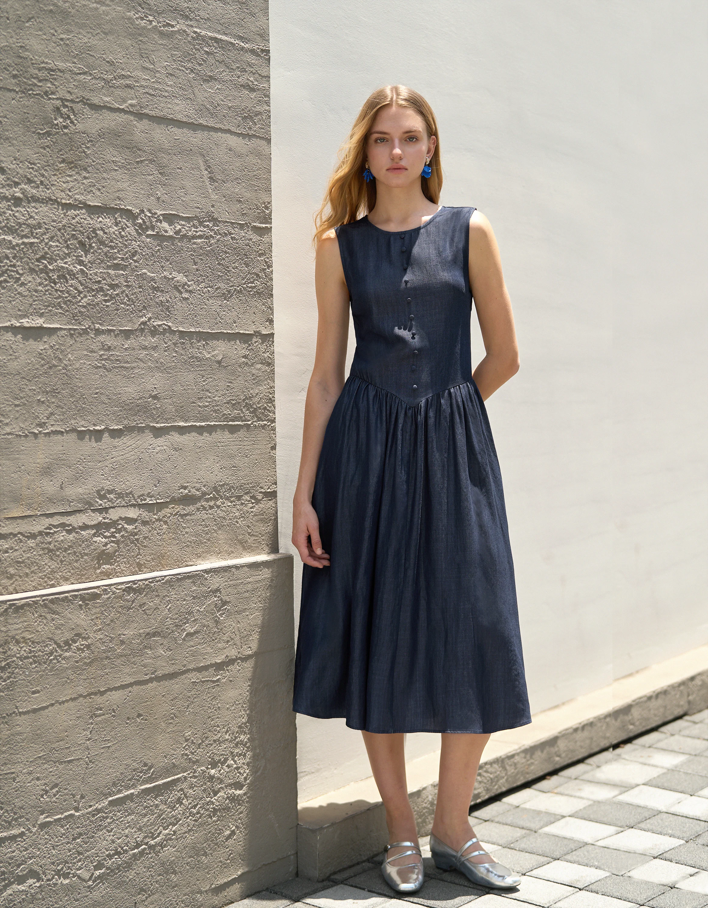 Tie Back Sleeveless Tencel Denim Dress - Image 2