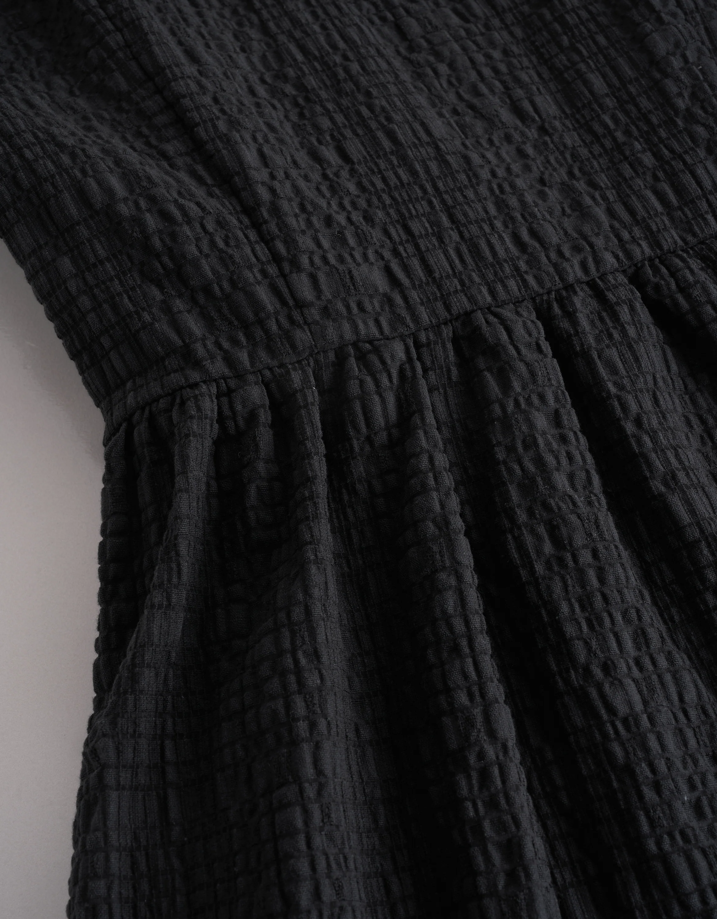 Tie-up Textured V-neck Midi Dress - Image 6