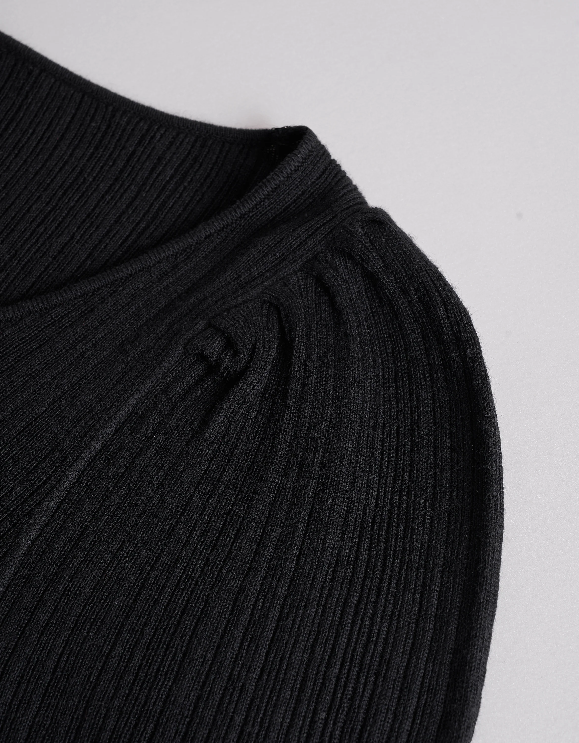 U-neck Puff Sleeves Slim Fit Top - Image 7