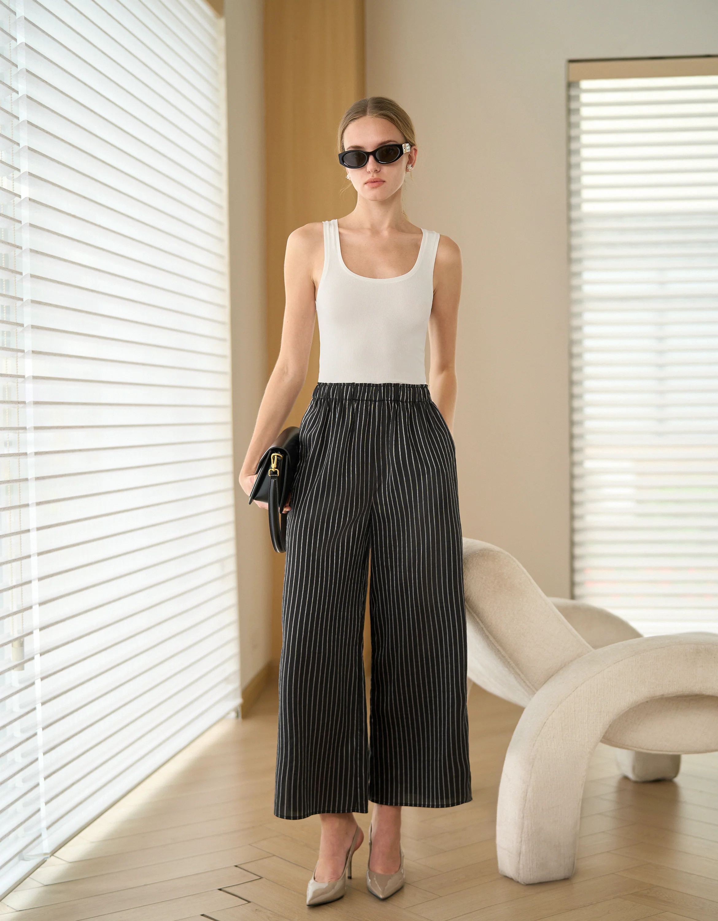 U-neck Sleeveless Cropped Knit Top - Image 2