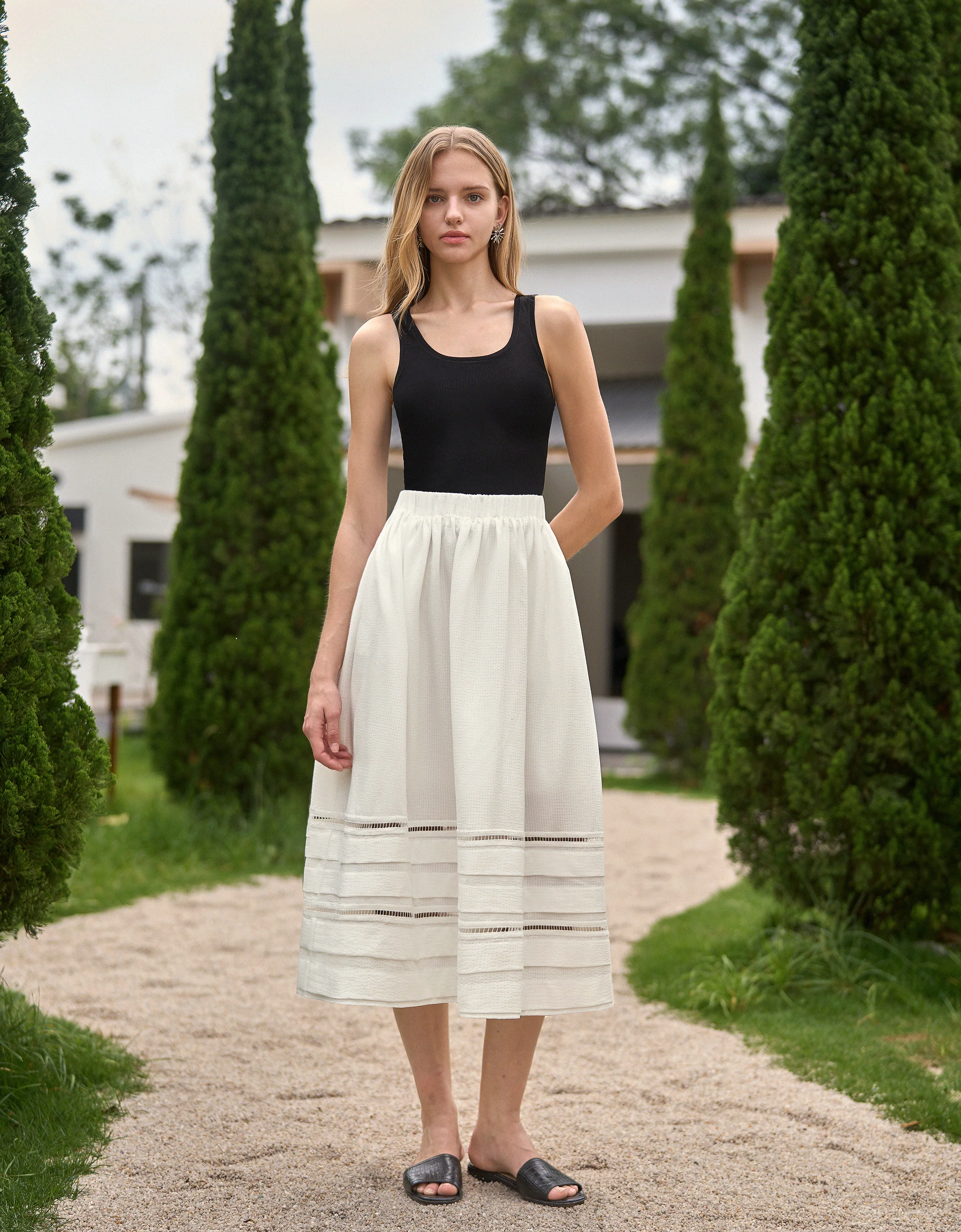 U-neck Sleeveless Cropped Knit Top - Image 9