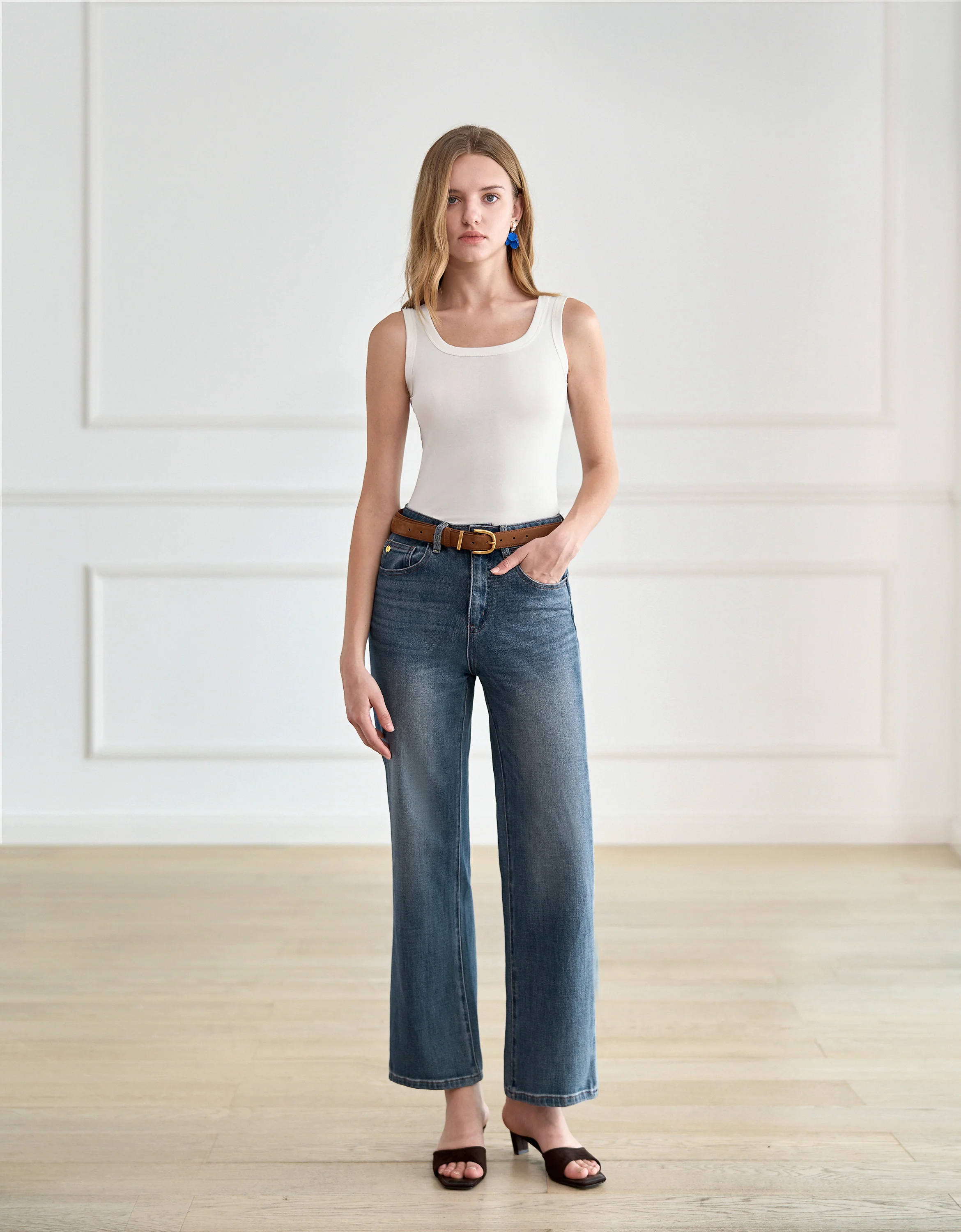U-neck Wide Strap Cropped Knit Top - Image 13