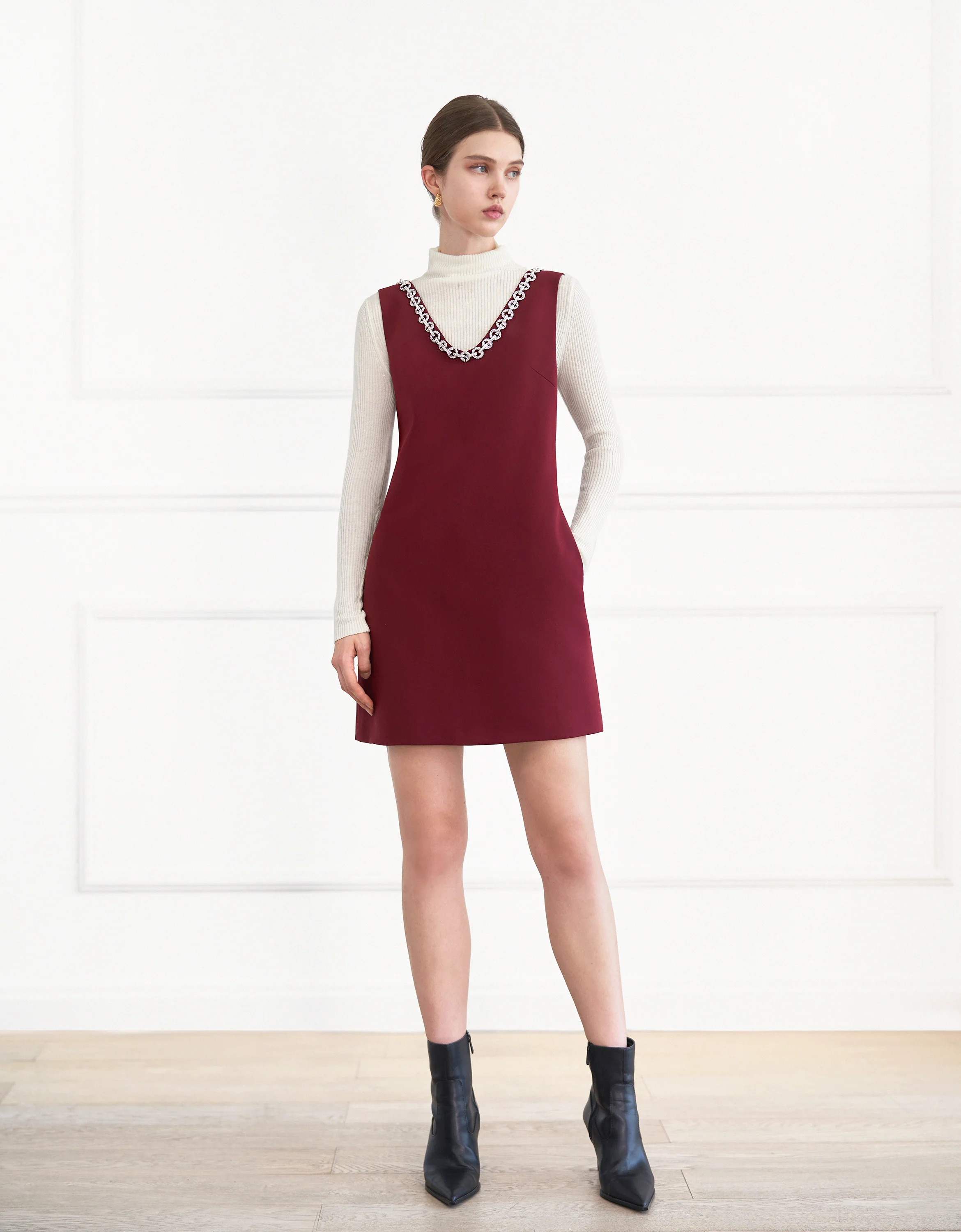 V-neck Embellished Sleeveless Dress - Image 3