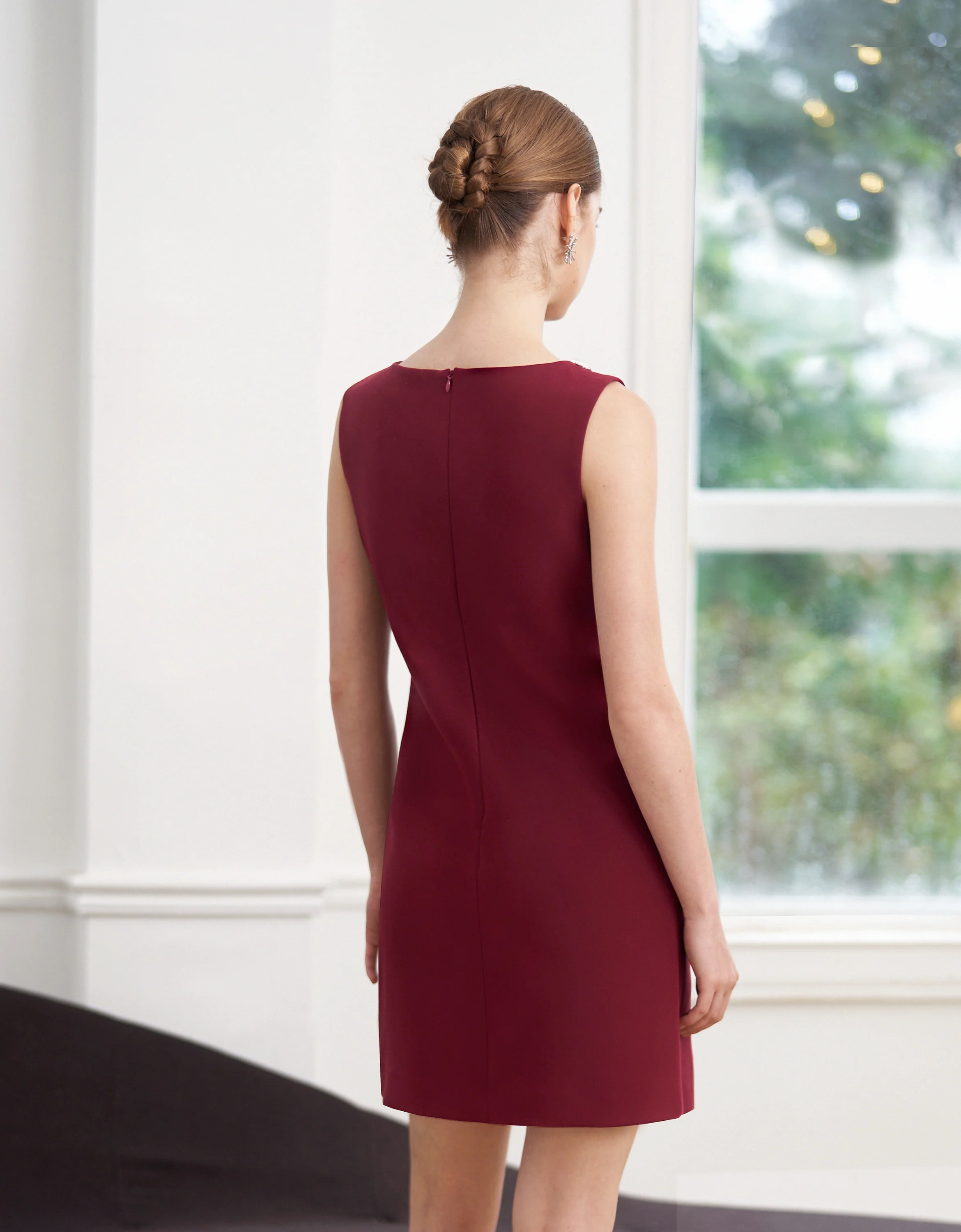 V-neck Embellished Sleeveless Dress - Image 7