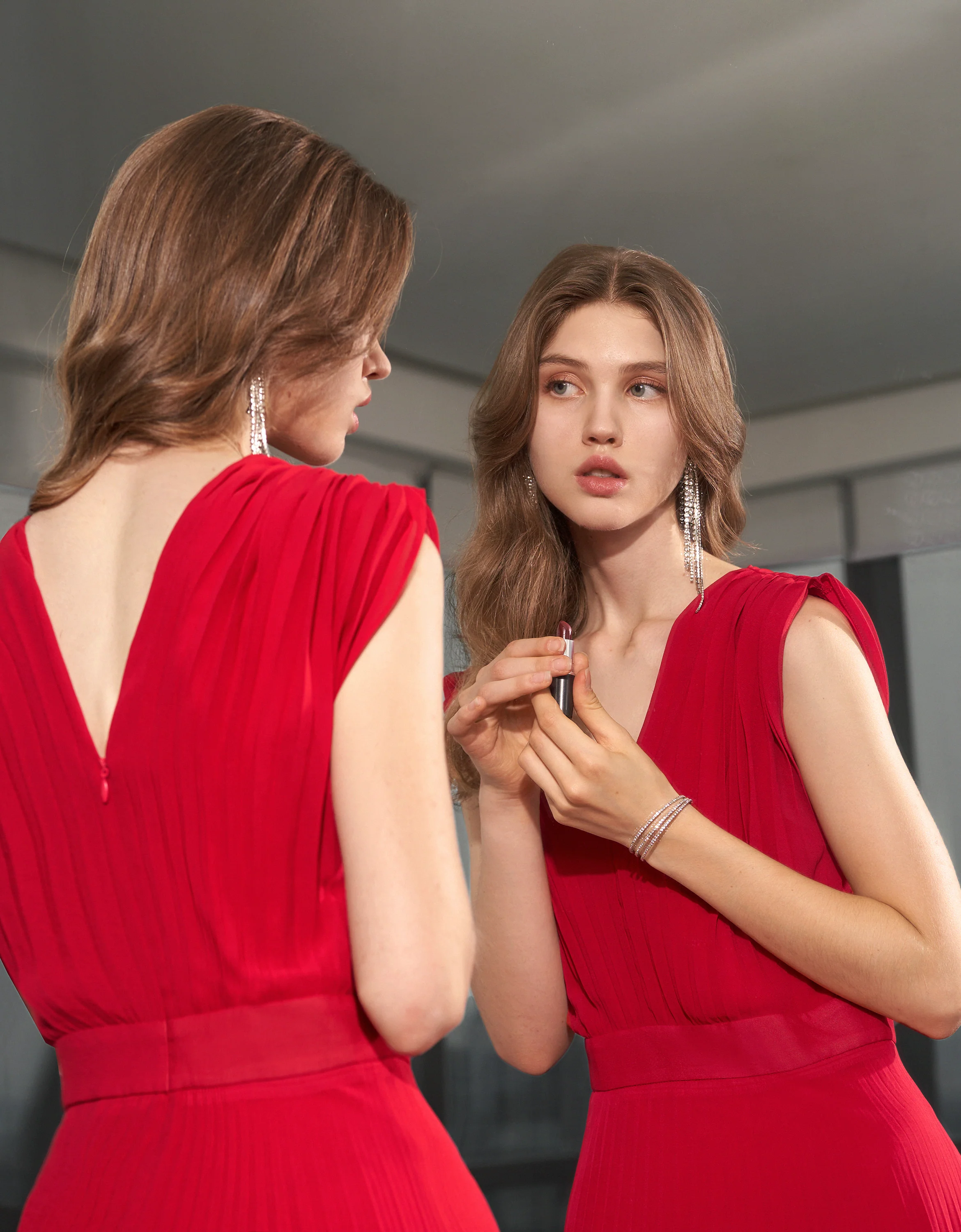 V-neck Pleated Chiffon Dress - Image 3