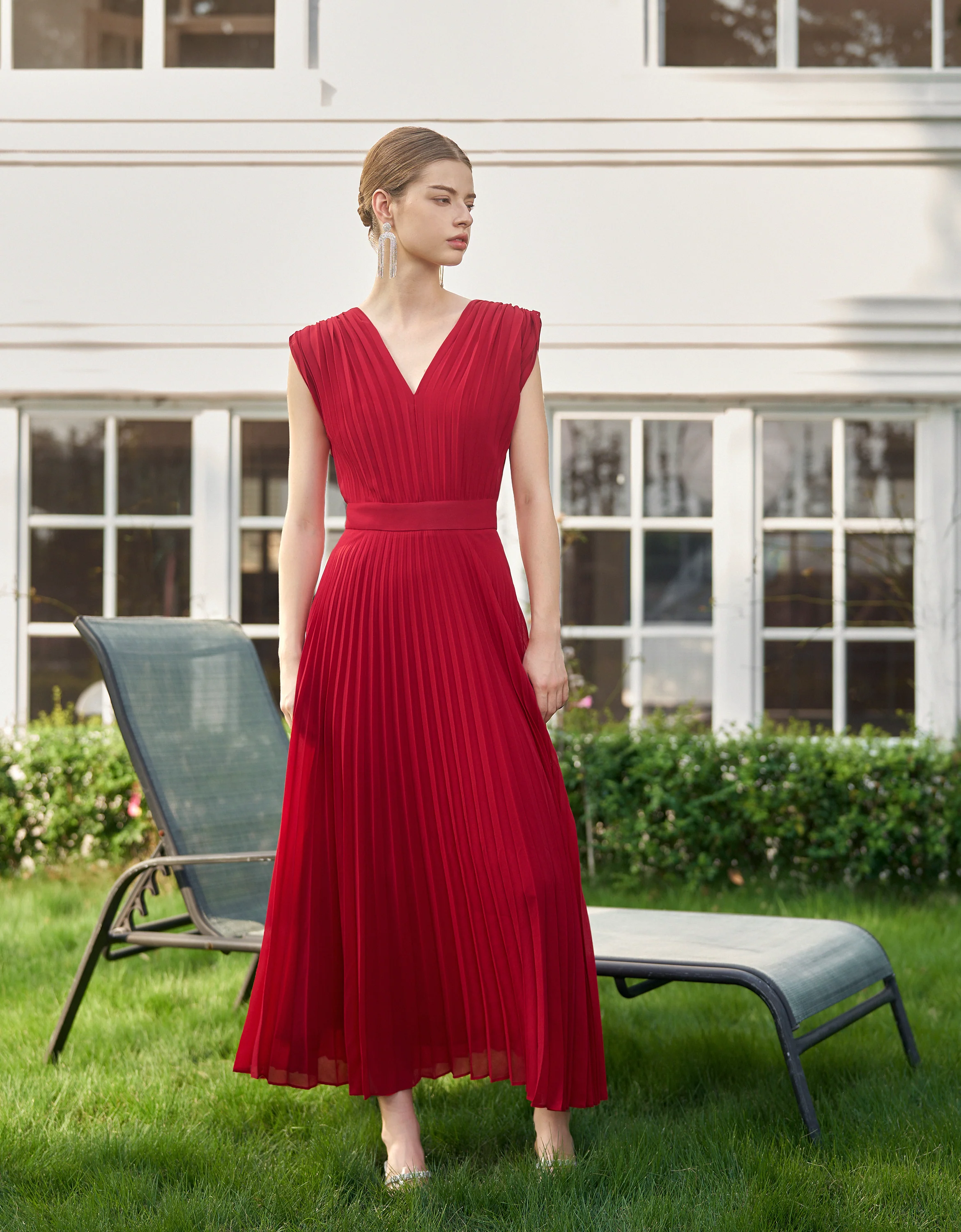 V-neck Pleated Chiffon Dress - Image 5