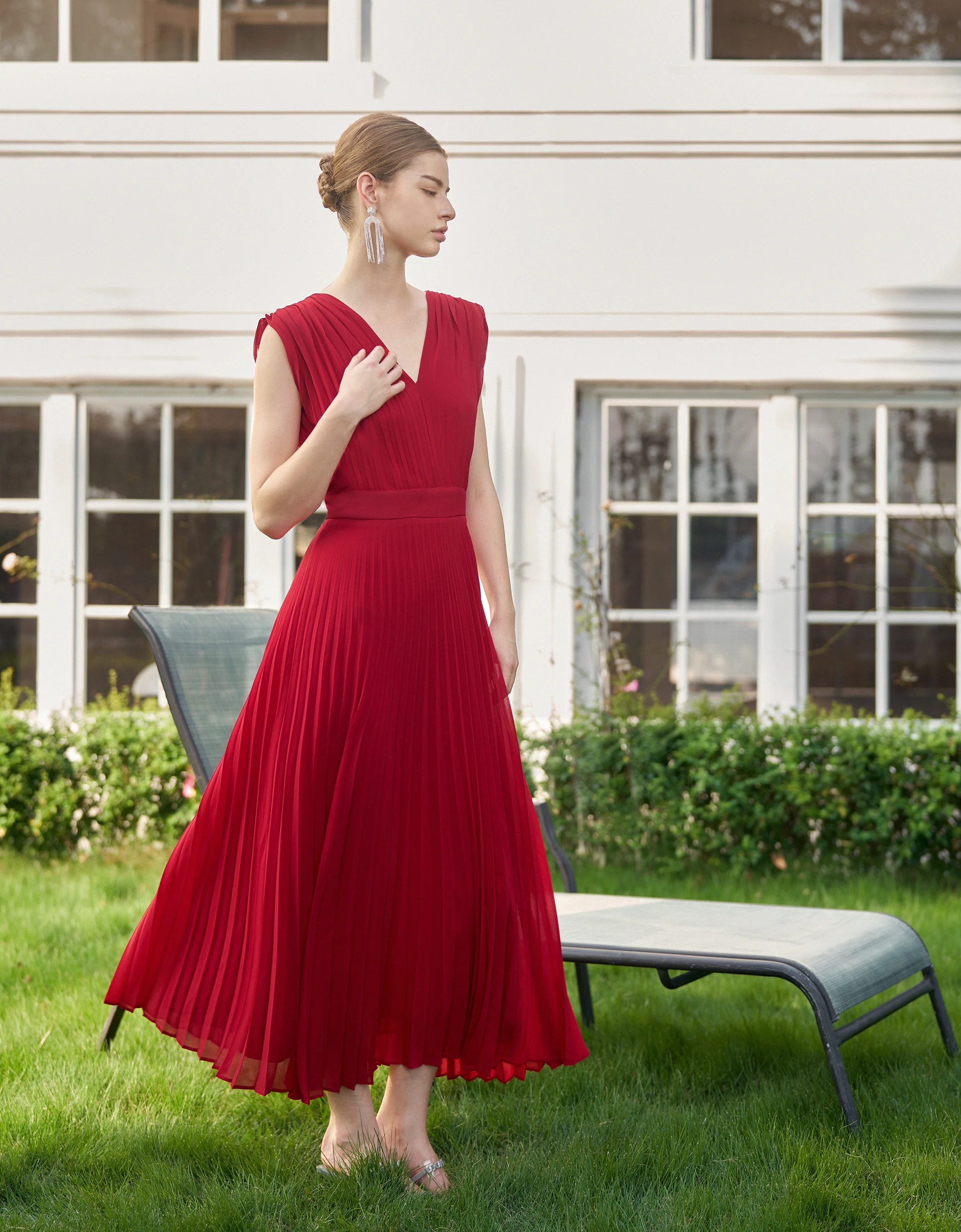 V-neck Pleated Chiffon Dress - Image 7