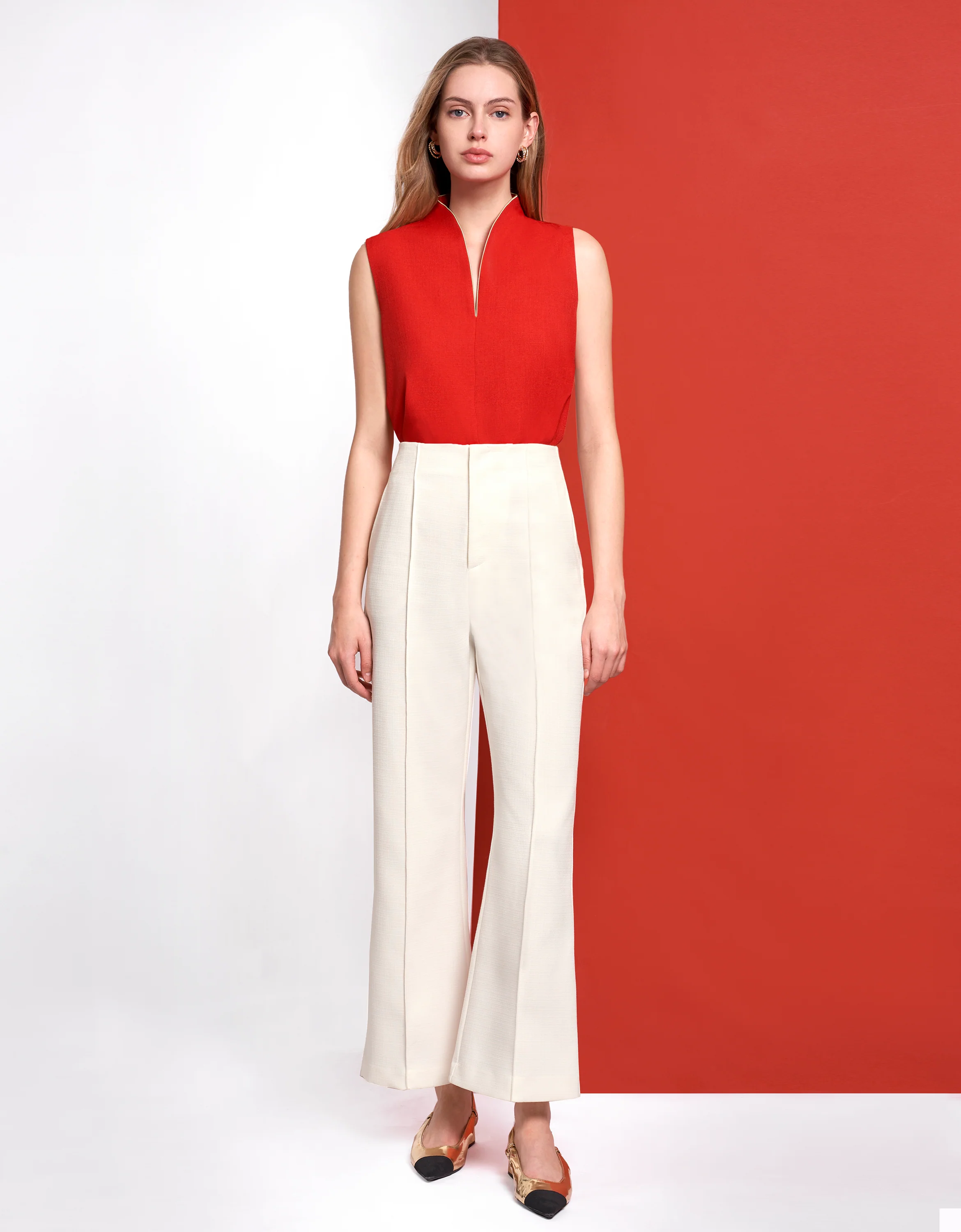 V-neck Sleeveless Cropped Top - Image 4