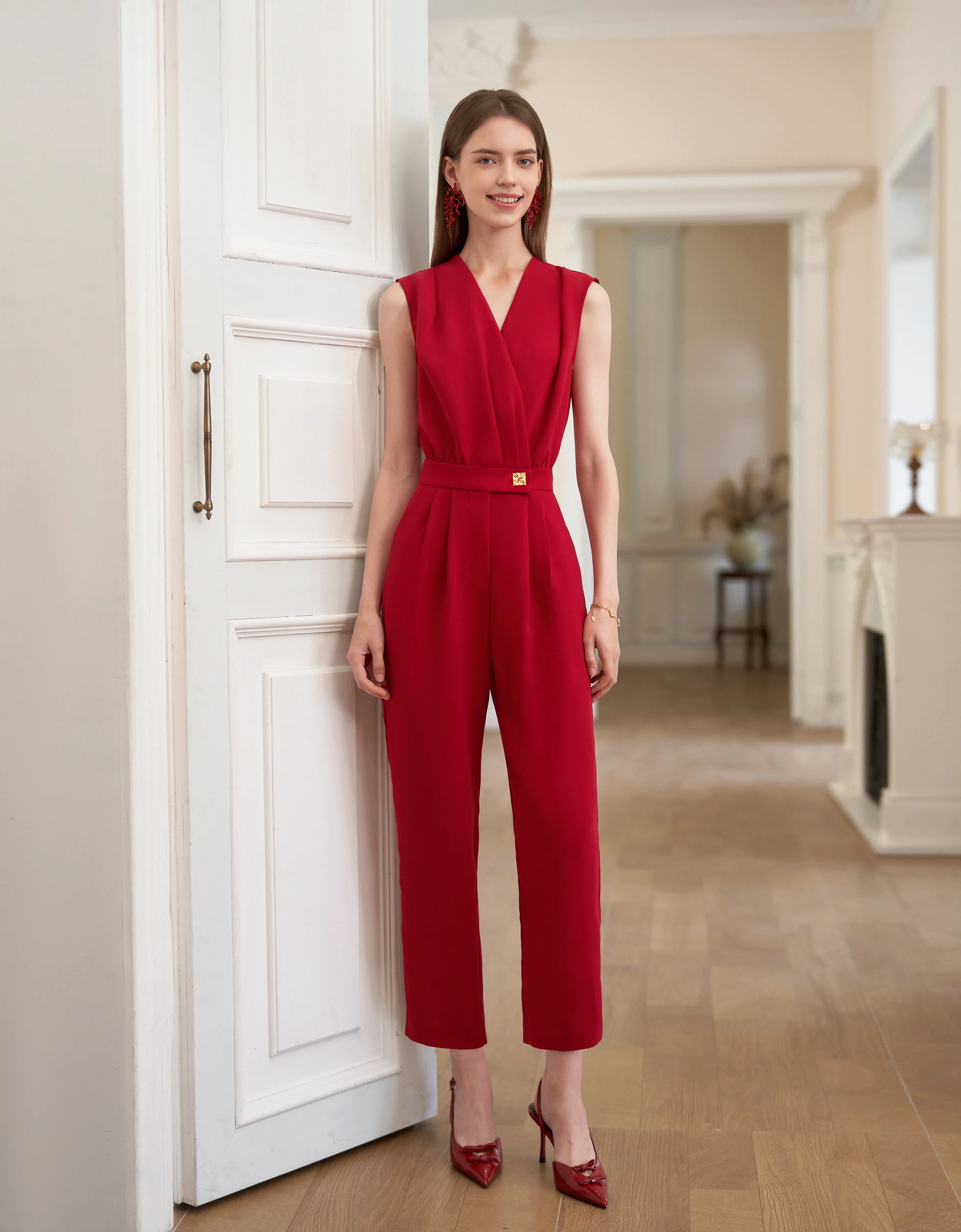 V-neck Sleeveless Pleated Jumpsuit - Image 4