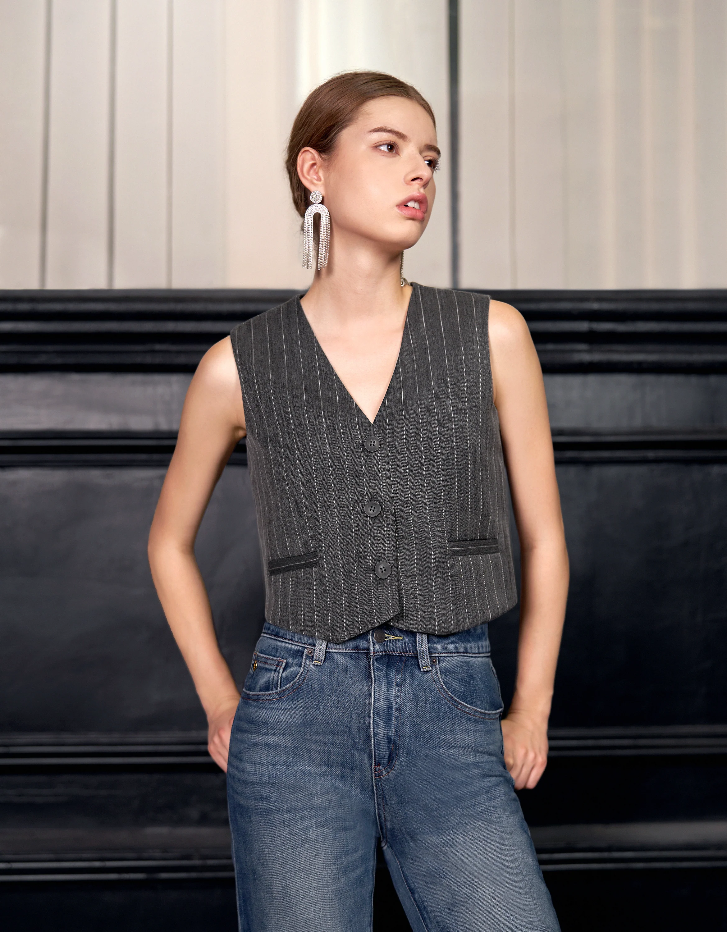 V-neck Sleeveless Stripe Vest - Image 10