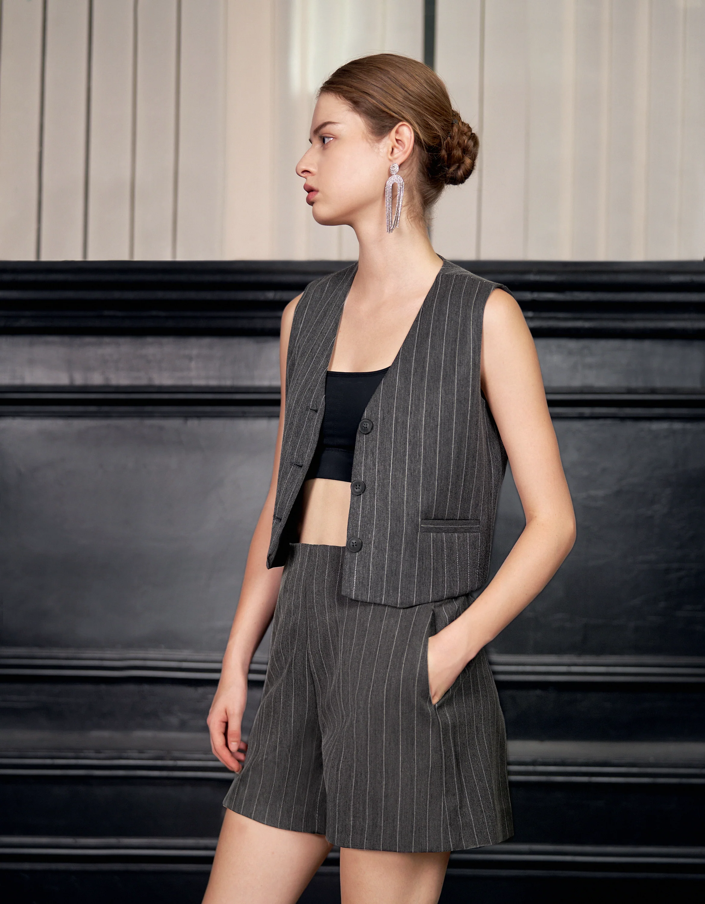 V-neck Sleeveless Stripe Vest - Image 9
