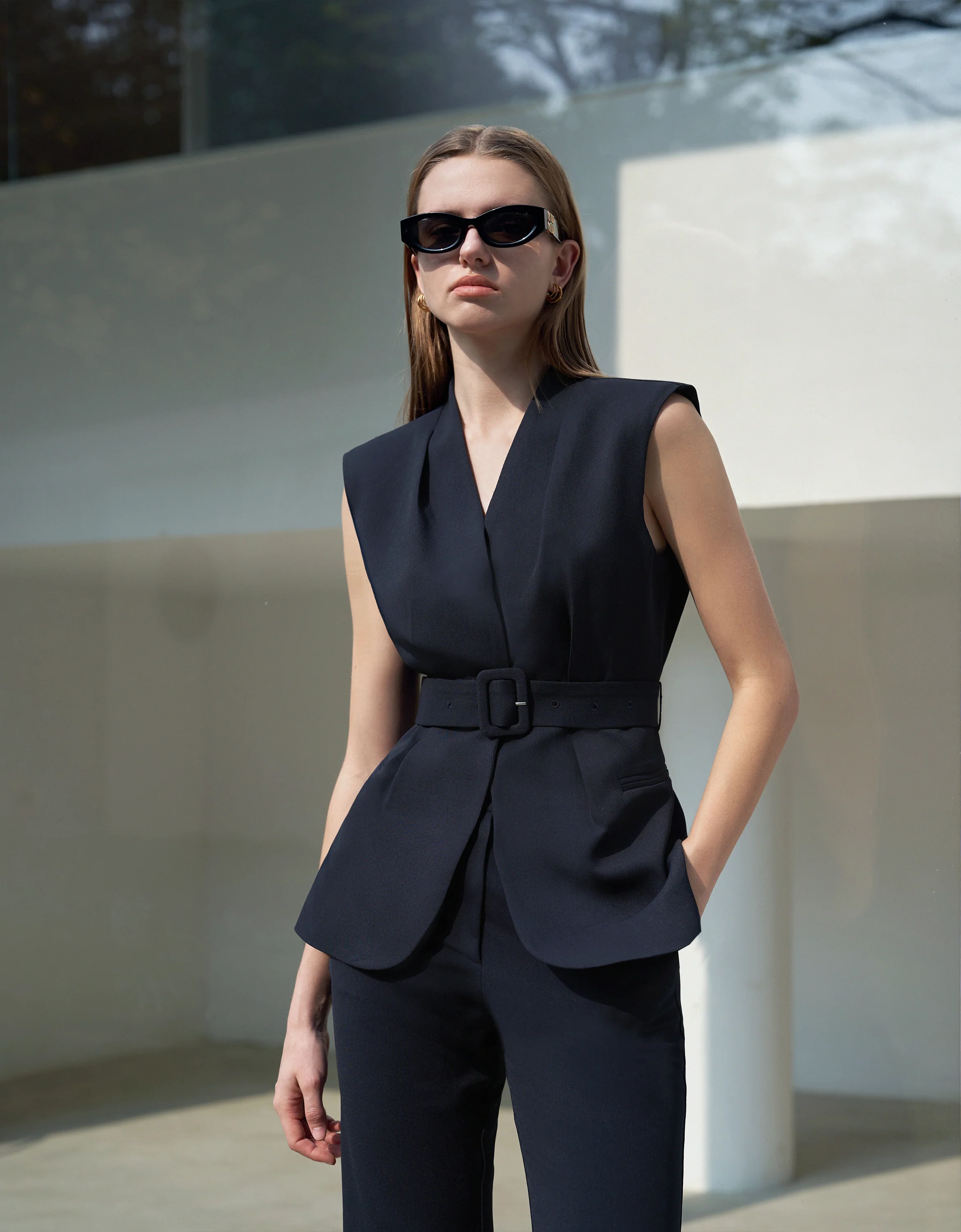 Wide Shoulder Pleated Suit Vest - Image 11