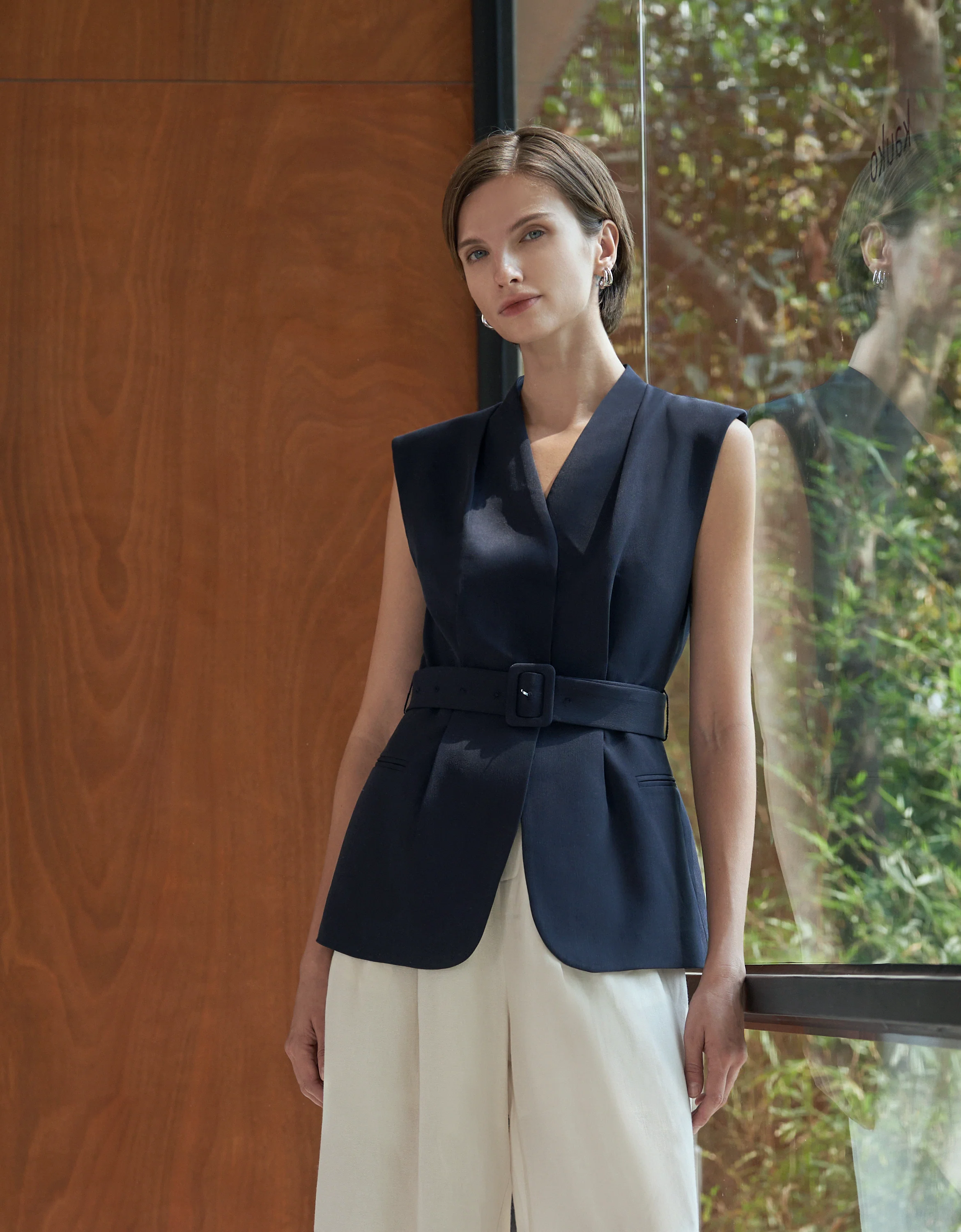 Wide Shoulder Pleated Suit Vest - Image 13