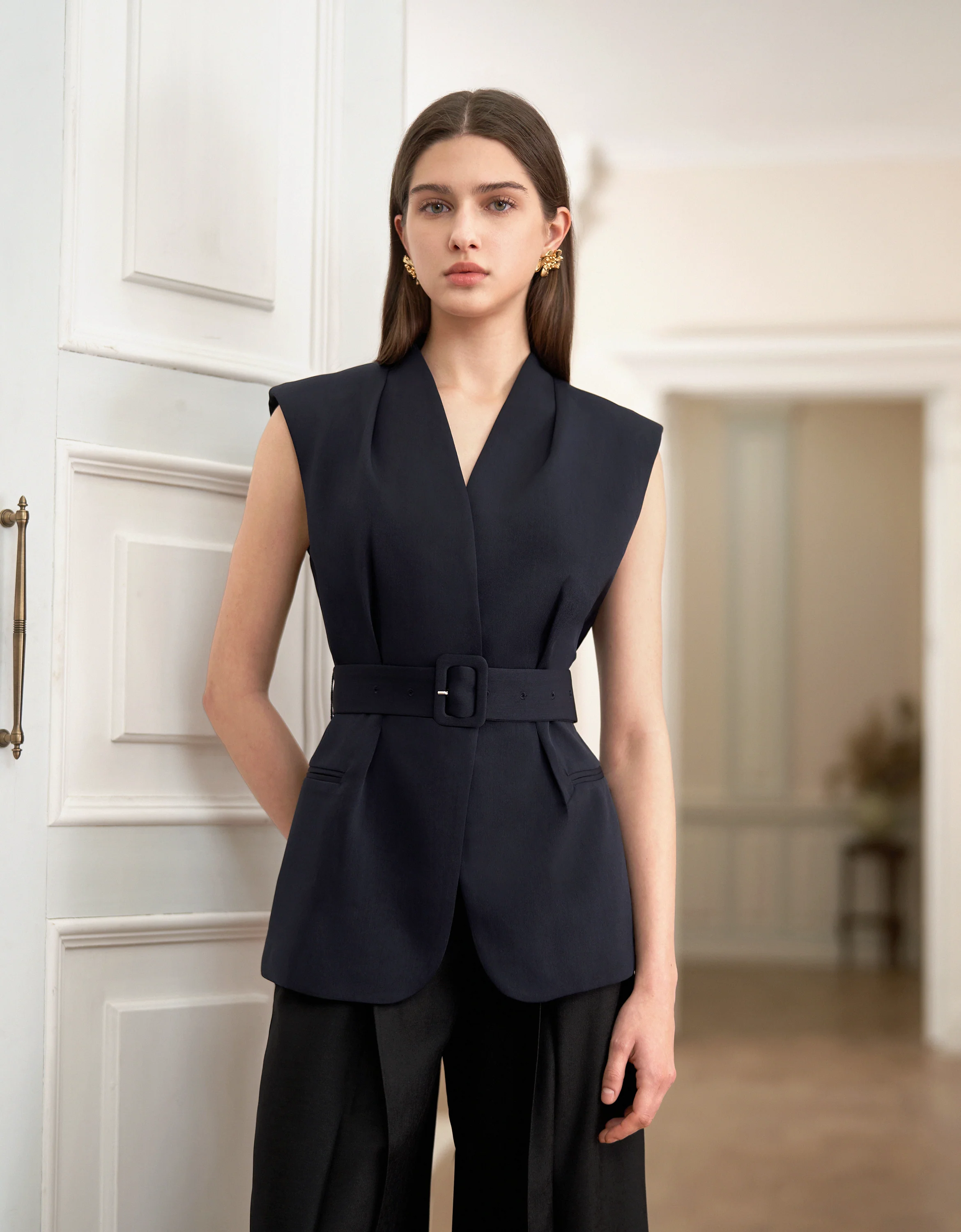 Wide Shoulder Pleated Suit Vest - Image 9