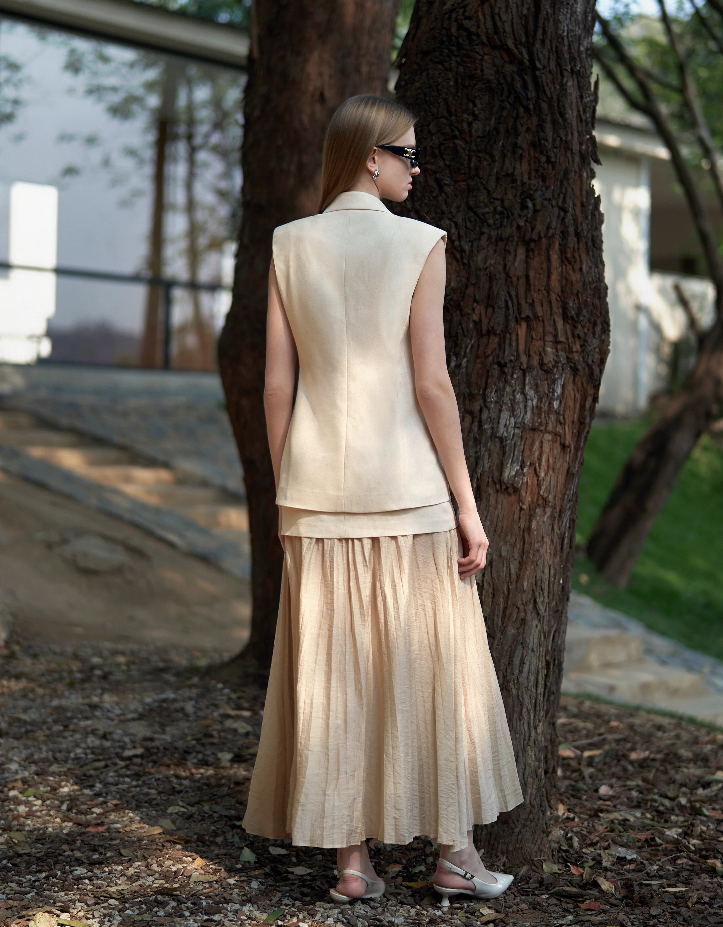 Wide Shoulder Suit Vest - Image 6